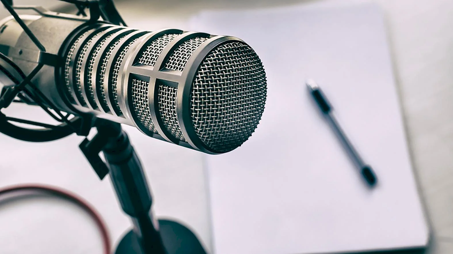 ÚVO pripravil podcast o súhrnných správach o zadaných zákazkách