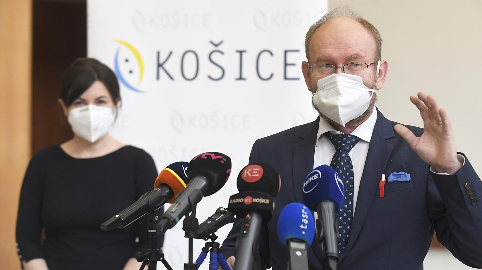 Do bezplatného testovania na protilátky sa môže zapojiť 10.000 ľudí