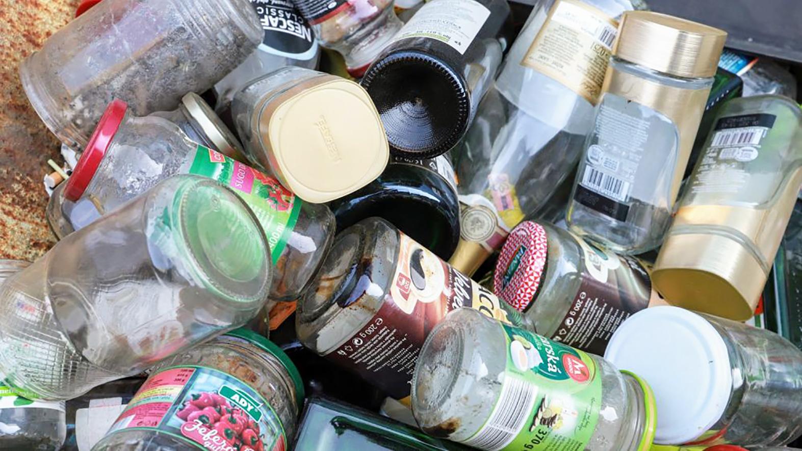 Sklo možno recyklovať donekonečna, triediť treba aj jeho úlomky