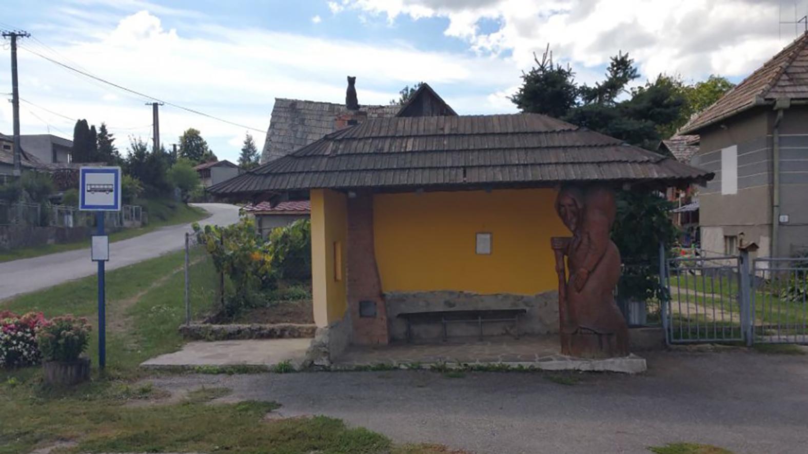 Nová Baňa skúša obnoviť staré zastávky ich adopciou aktívnym občanom