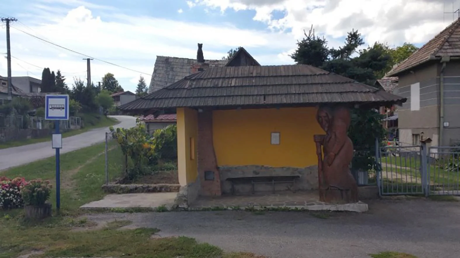 Nová Baňa skúša obnoviť staré zastávky ich adopciou aktívnym občanom