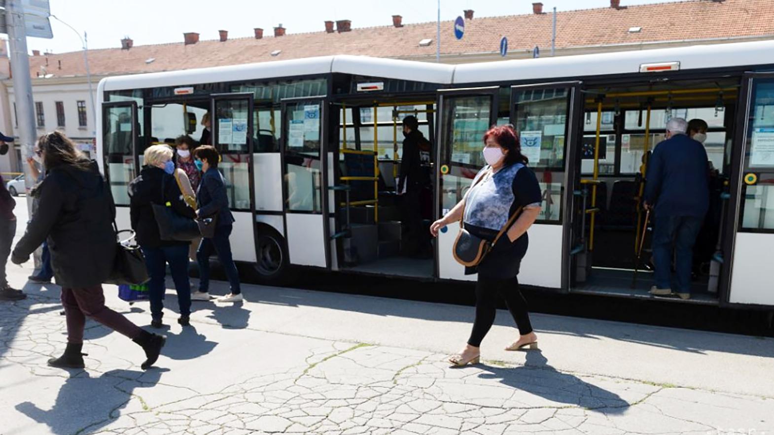 Nitra oficiálne podpísala zmluvu s novým prevádzkovateľom MHD