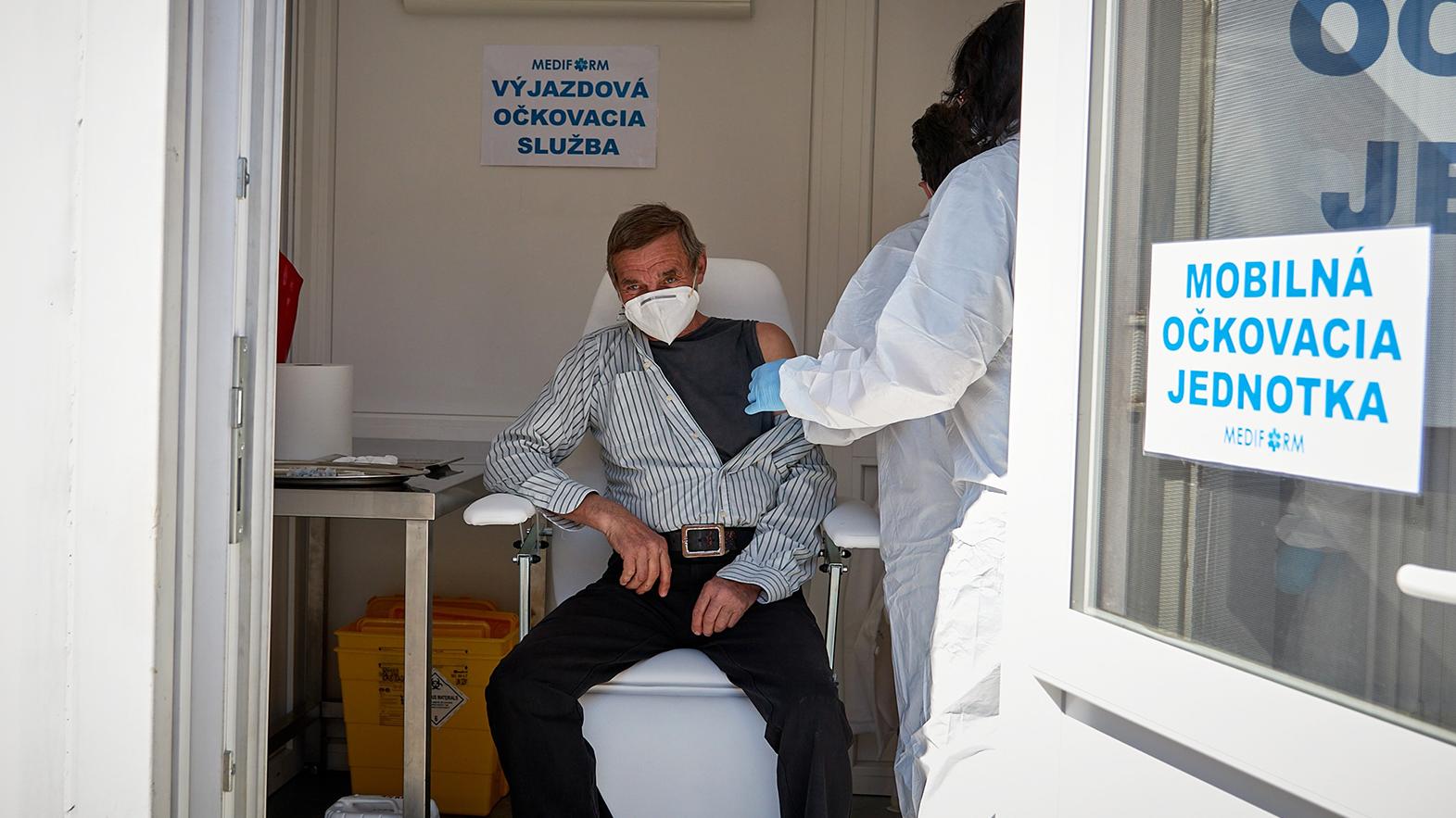 MOJ už podali vakcínu 751 seniorom v okresoch Revúca a Banská Štiavnica