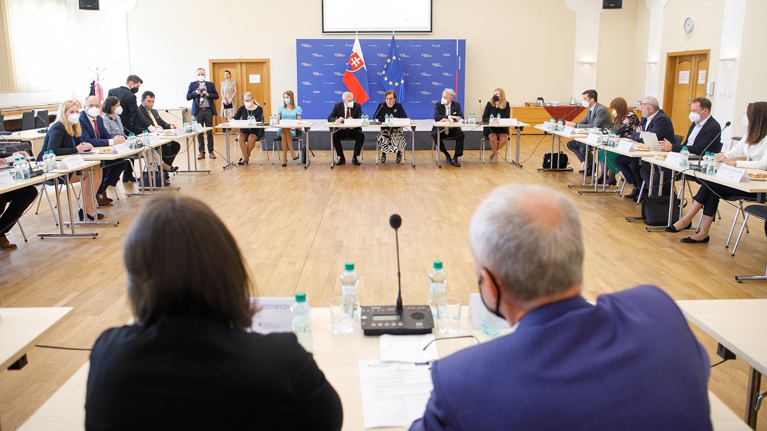 Rezorty o vízii rozvoja a podpory cestovného ruchu na Slovensku