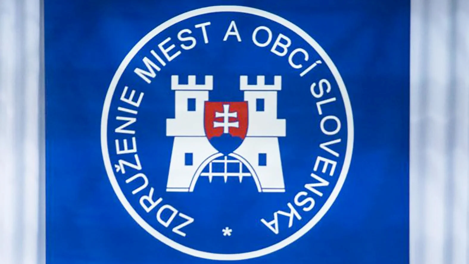 ZMOS požaduje od štátu, aby financoval objednané