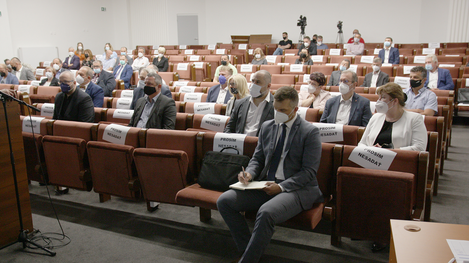 Starostovia a primátori chcú v spore s ÚVO požiadať o pomoc prezidentku