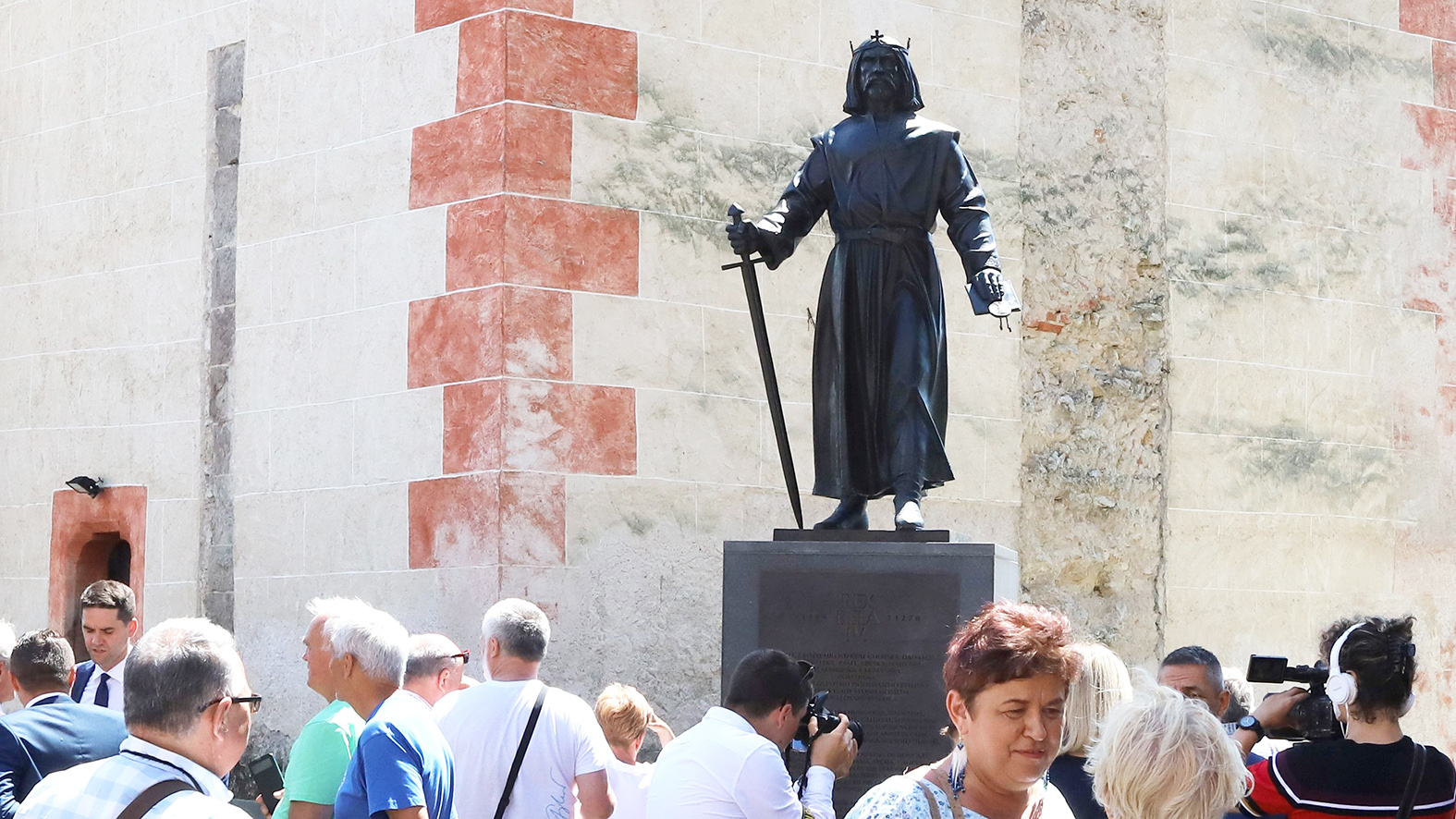Banská Bystrica má novú dominantu - sochu kráľa Bela IV