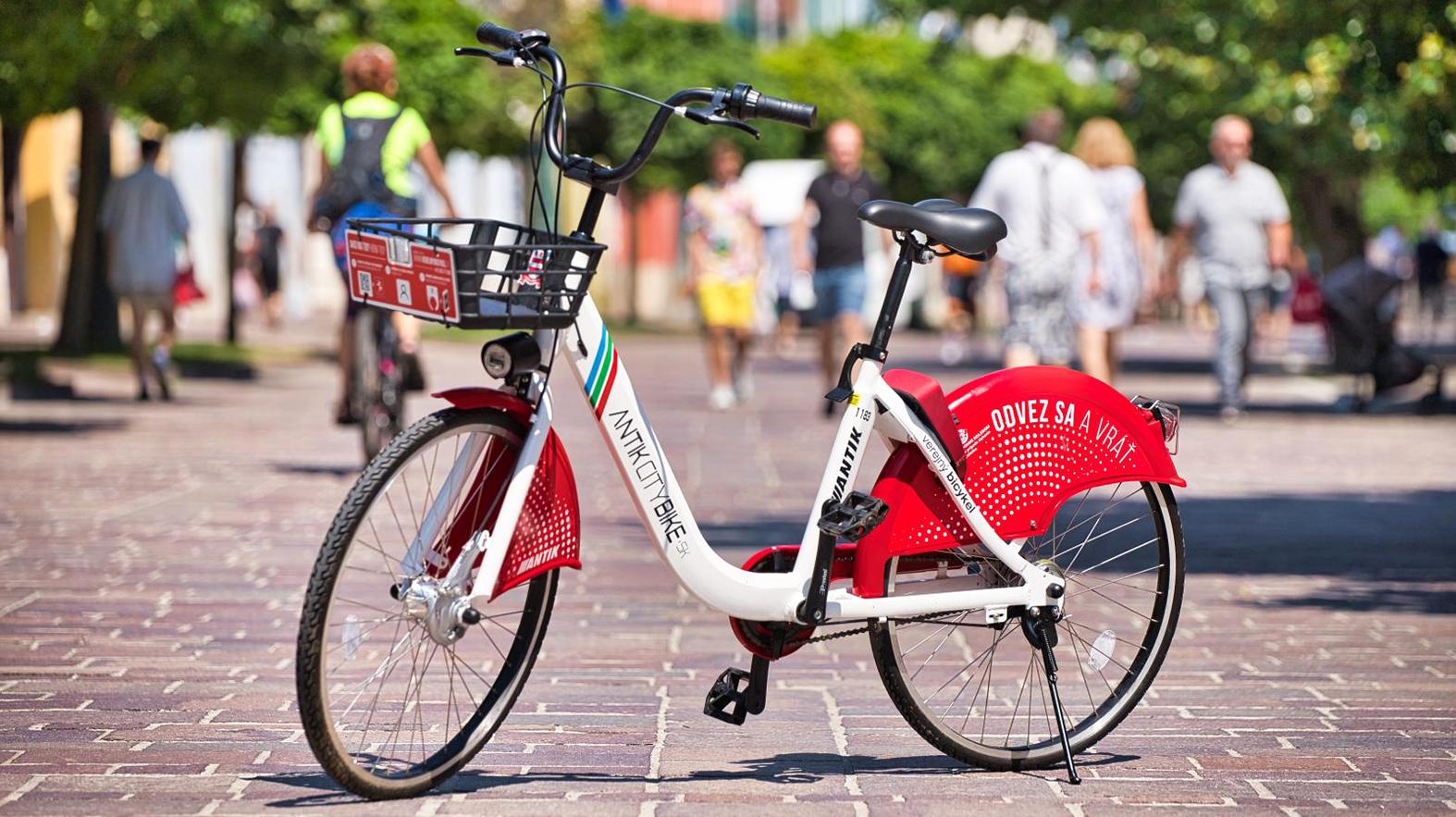 Po Prešove môžete jazdiť už aj na zdieľaných bicykloch