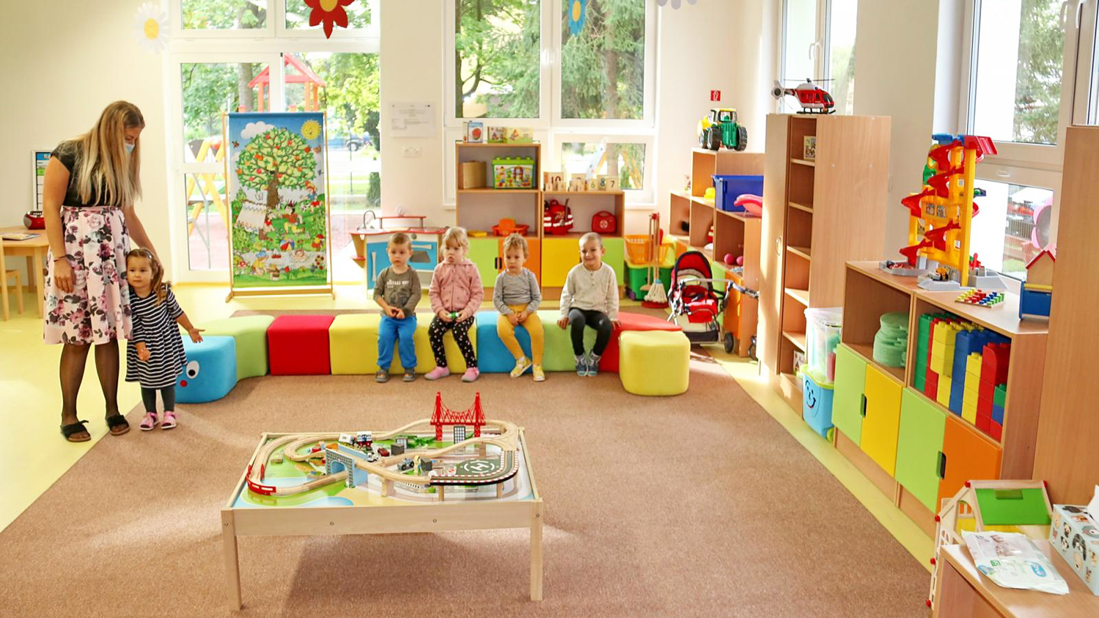 Petržalka hľadá desiatky zamestnancov pre školy a škôlky