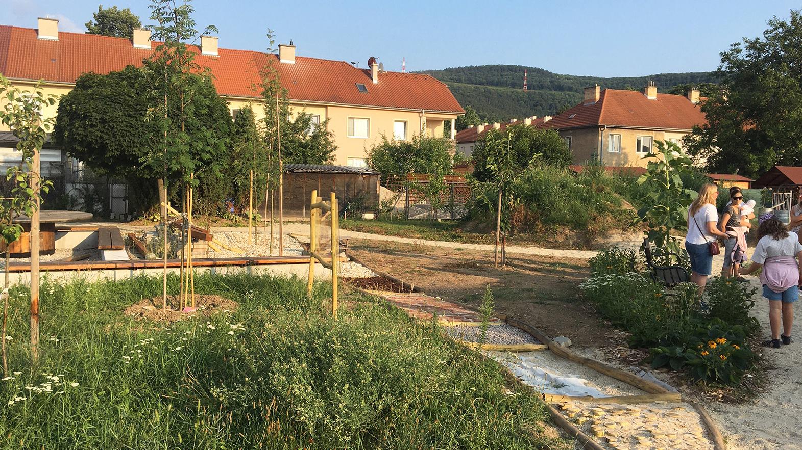 Baťovianska záhrada už slúži verejnosti 