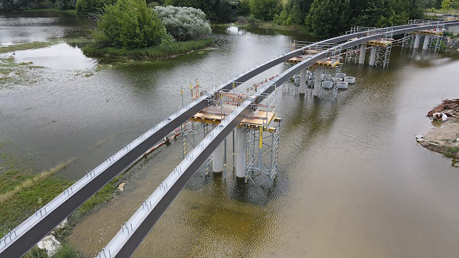 Nový cyklomost cez Moravu by sa mohol volať Bociania lávka či Most nádeje