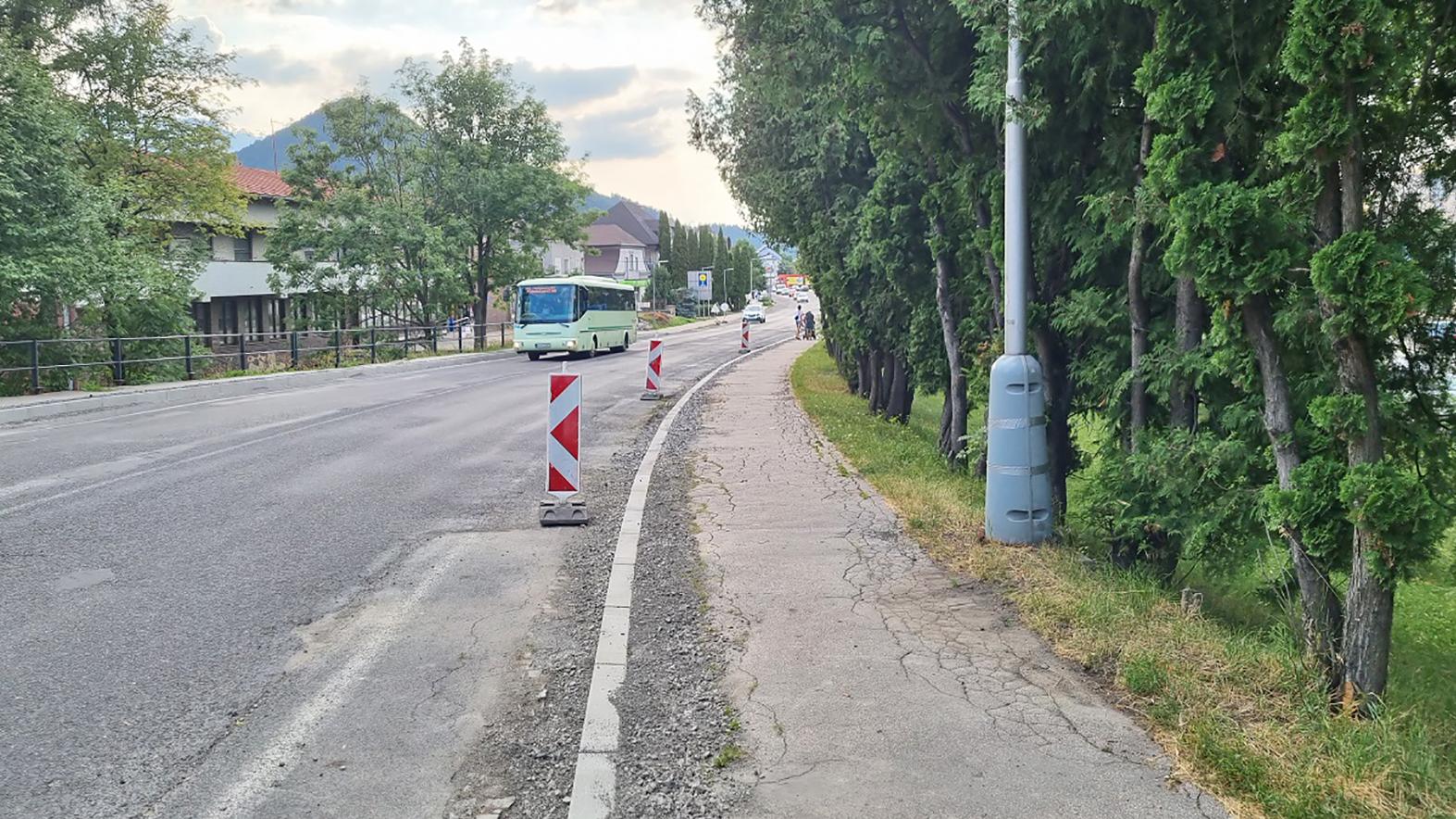 Obrubníky od pošty po nadjazd sú už vymenené
