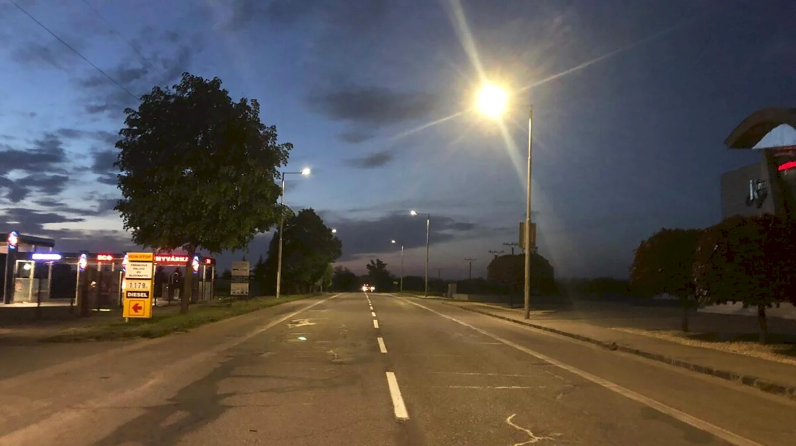 Hurbanovo ukončilo rekonštrukciu verejného osvetlenia