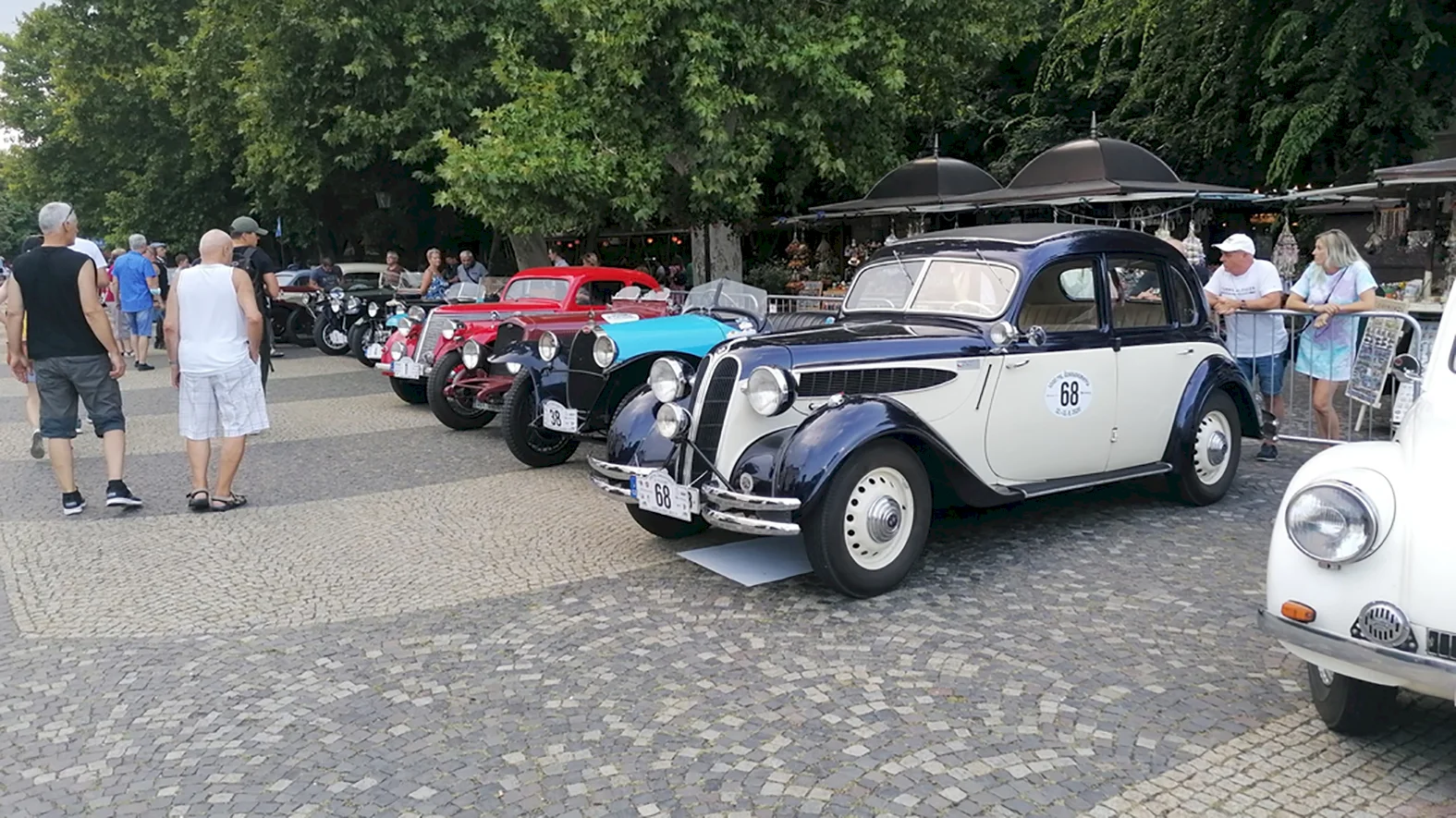 Na Hviezdoslavovom námestí opäť zaparkujú historické automobily