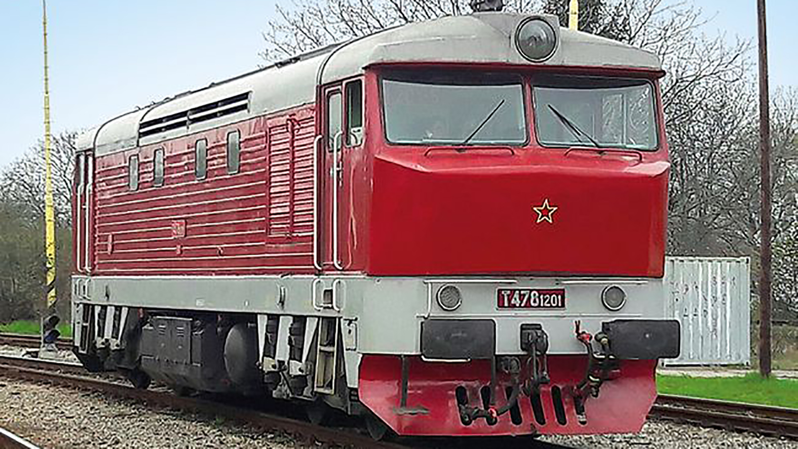 Historický motorový vlak s rušňom Cecaňa sa vydá na jazdu do obce Hoštice