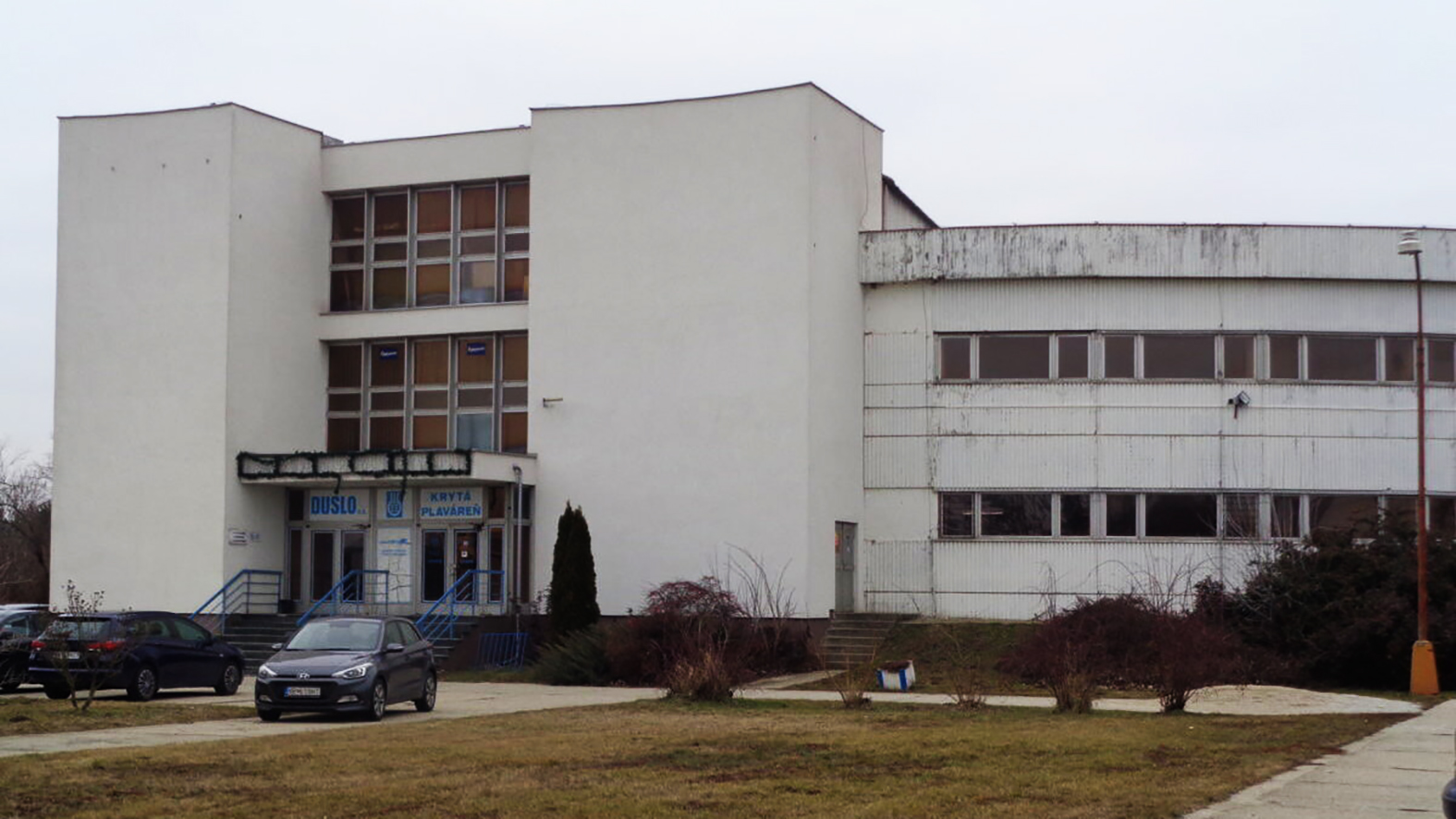 Mesto Šaľa hľadá dodávateľa prác na rekonštrukciu strešnej krytiny plavárne