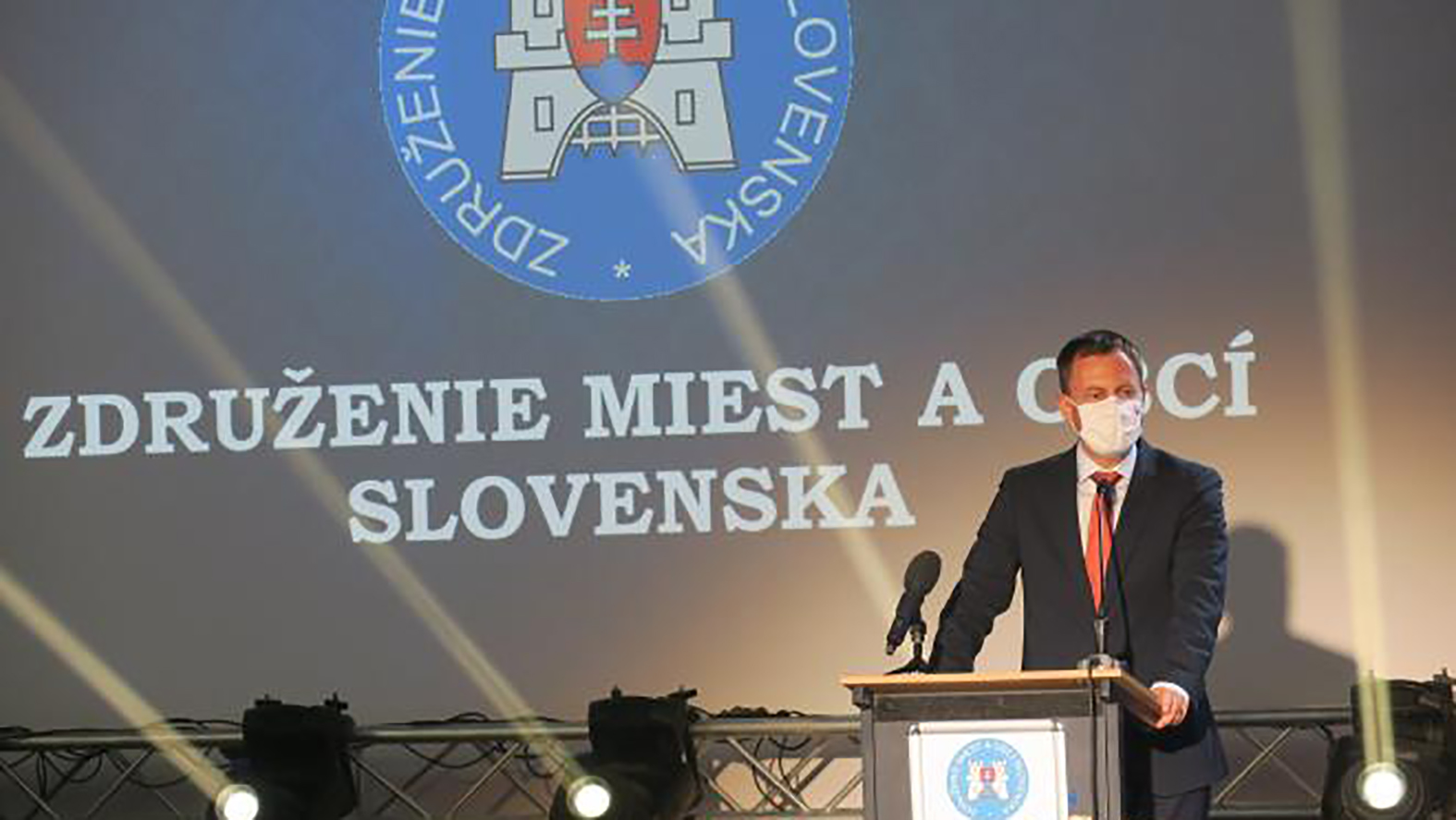 Samosprávy sú pre štát podľa premiéra významným partnerom, vyzval na spoluprácu