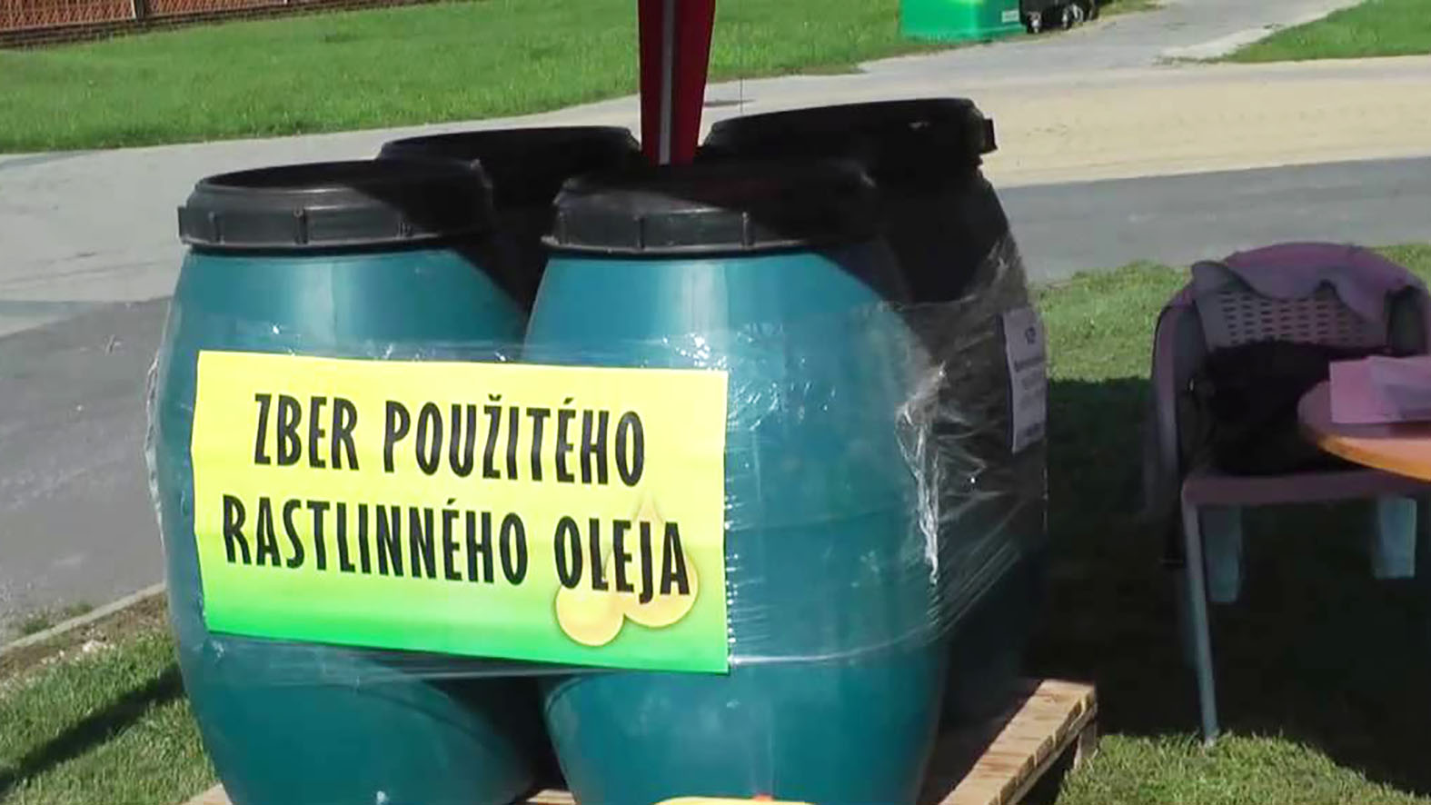 Obyvatelia mesta odovzdali pri pilotnom zbere 1200 litrov použitého oleja