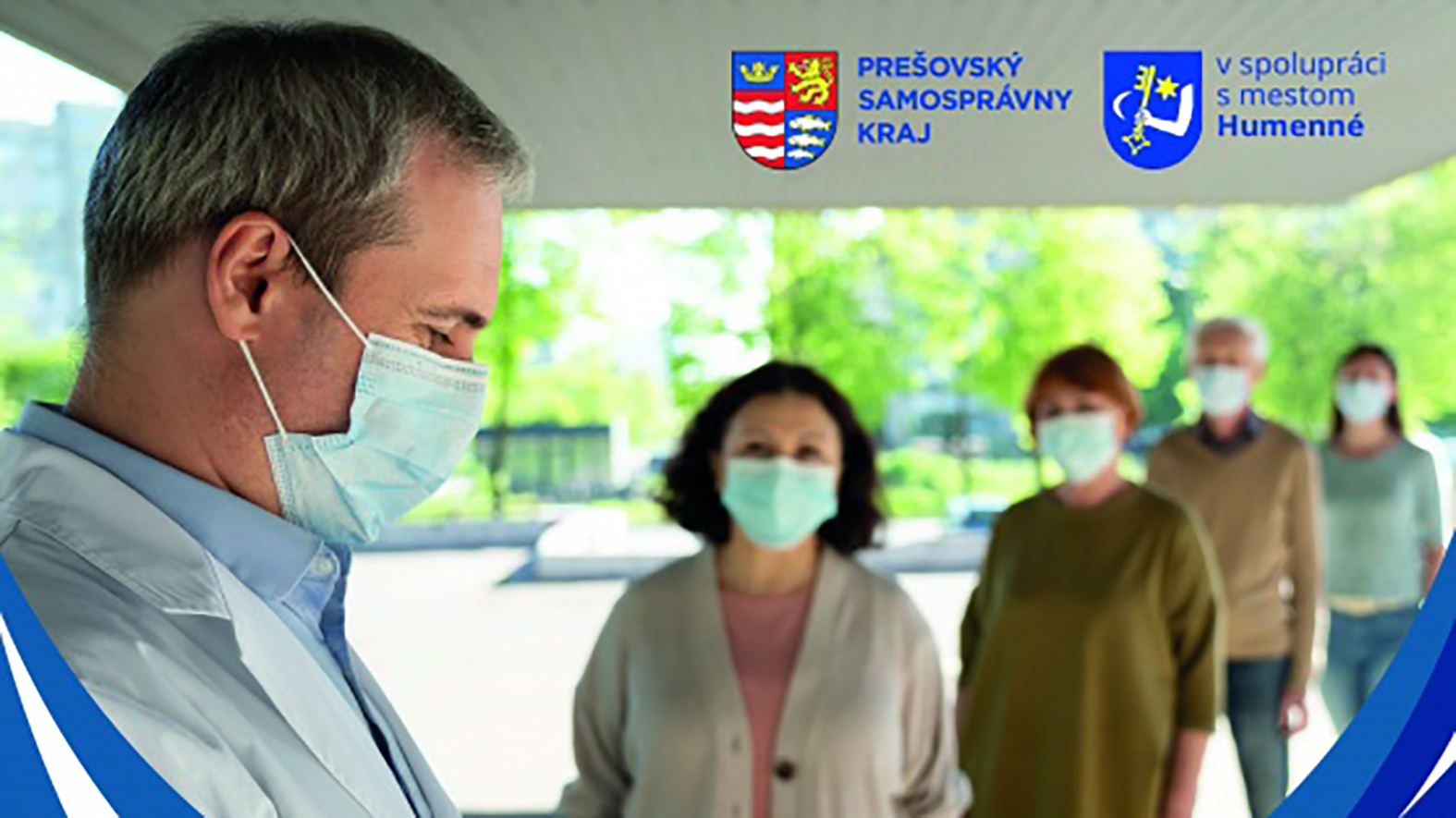 Očkovanie z ulice v Humennom dopadlo nad očakávania - prišlo takmer 460 ľudí