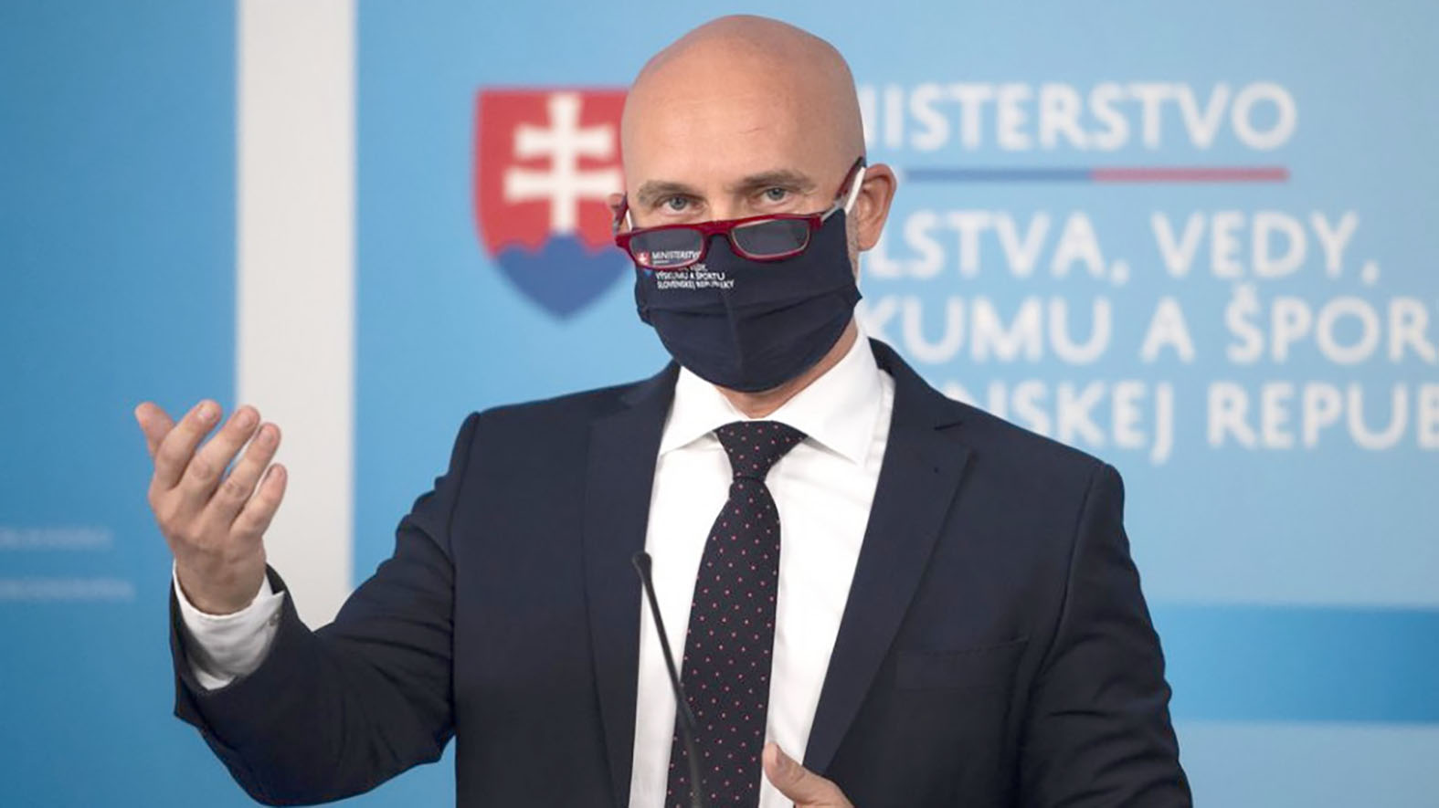 B. Gröhling: V školách sa bude pokračovať so samotestovaním do konca roka 