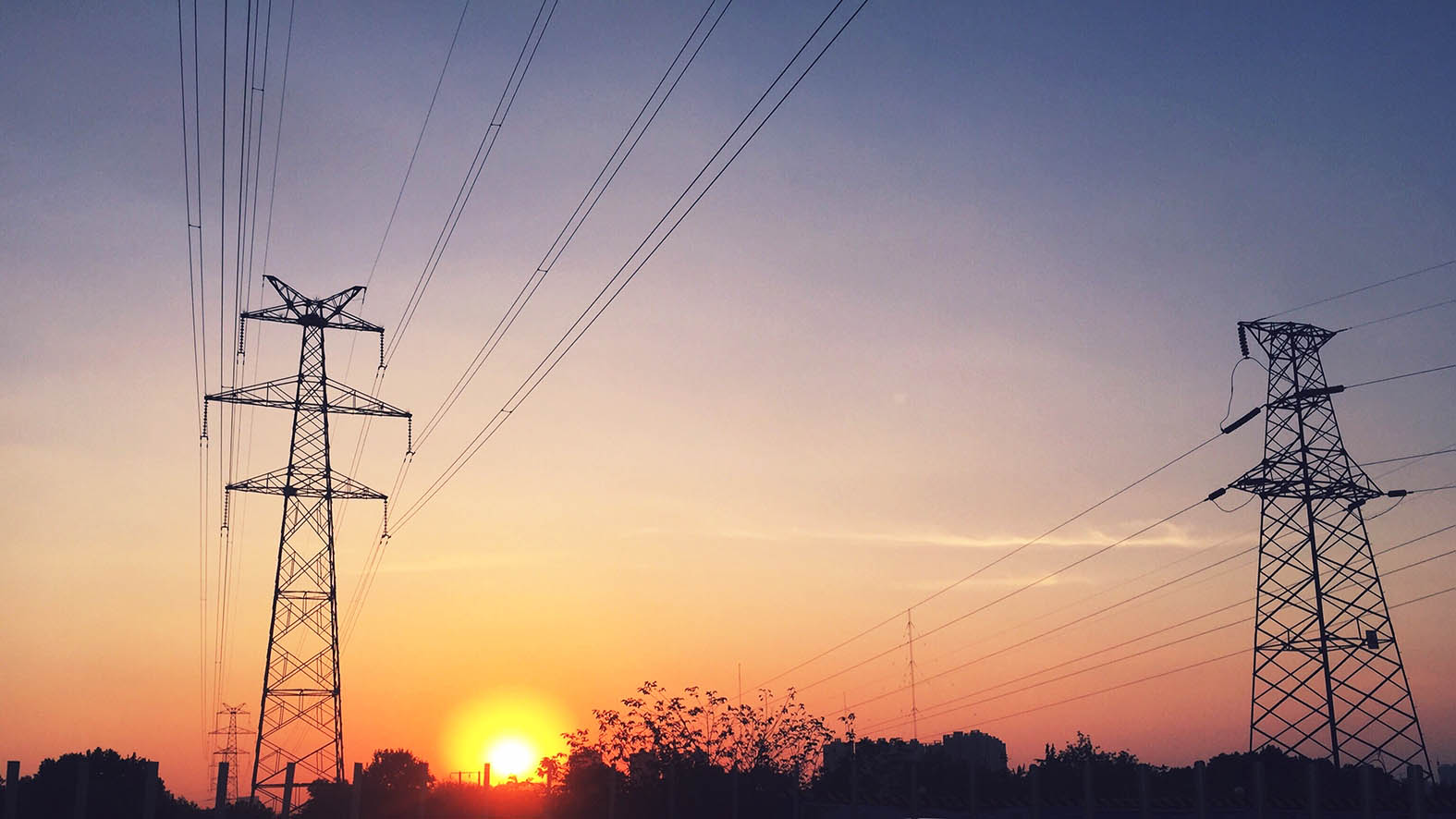 ZMOS žiada zvolanie mimoriadnych parlamentných výborov kvôli energetike
