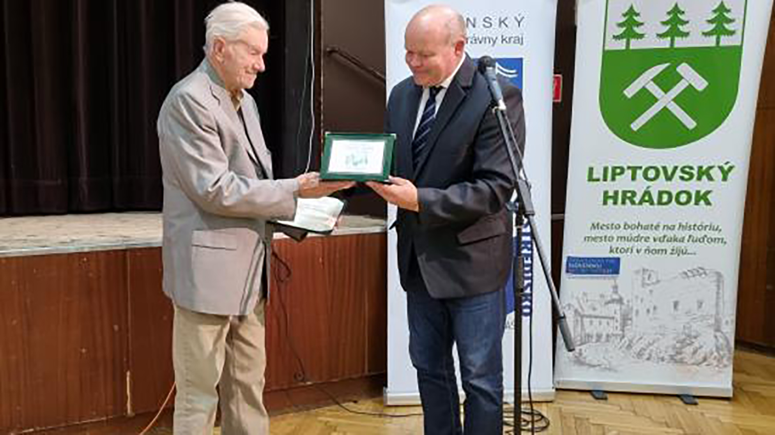 Michala Mačičku mesto ocenilo pamätnou plaketou Magistra Donča