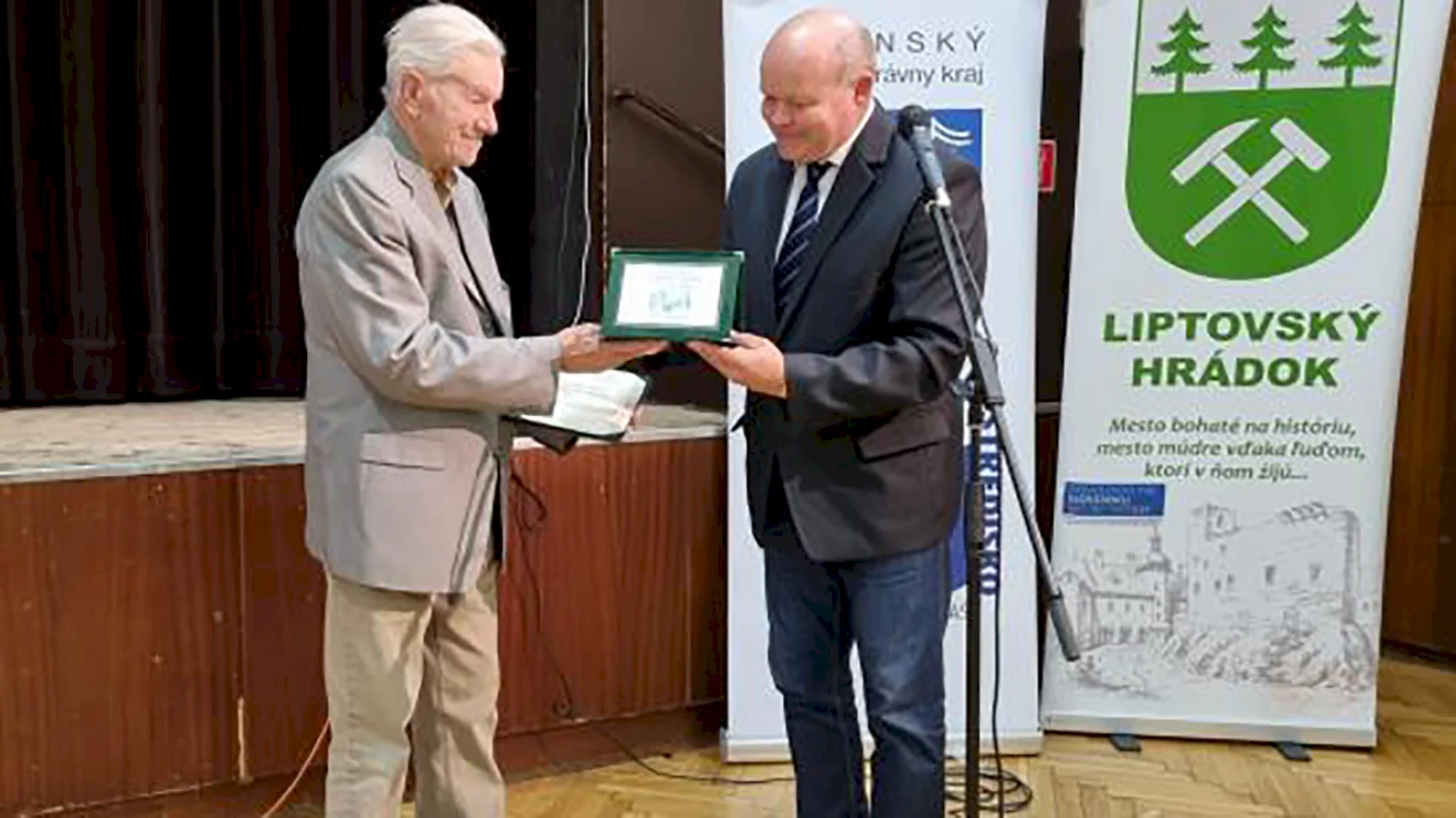 Michala Mačičku mesto ocenilo pamätnou plaketou Magistra Donča