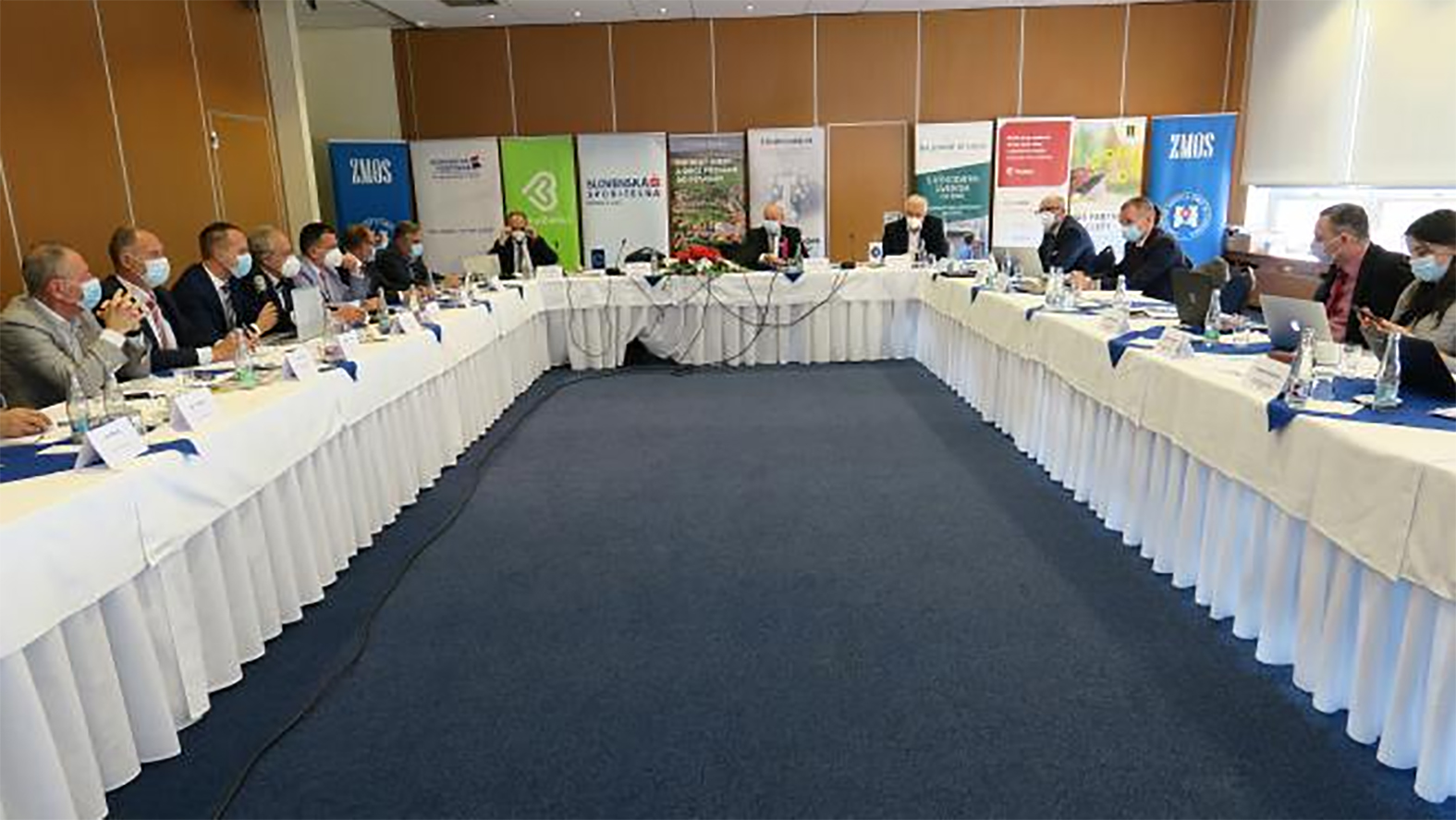 Komuniké z 13. rokovania Predsedníctva ZMOS