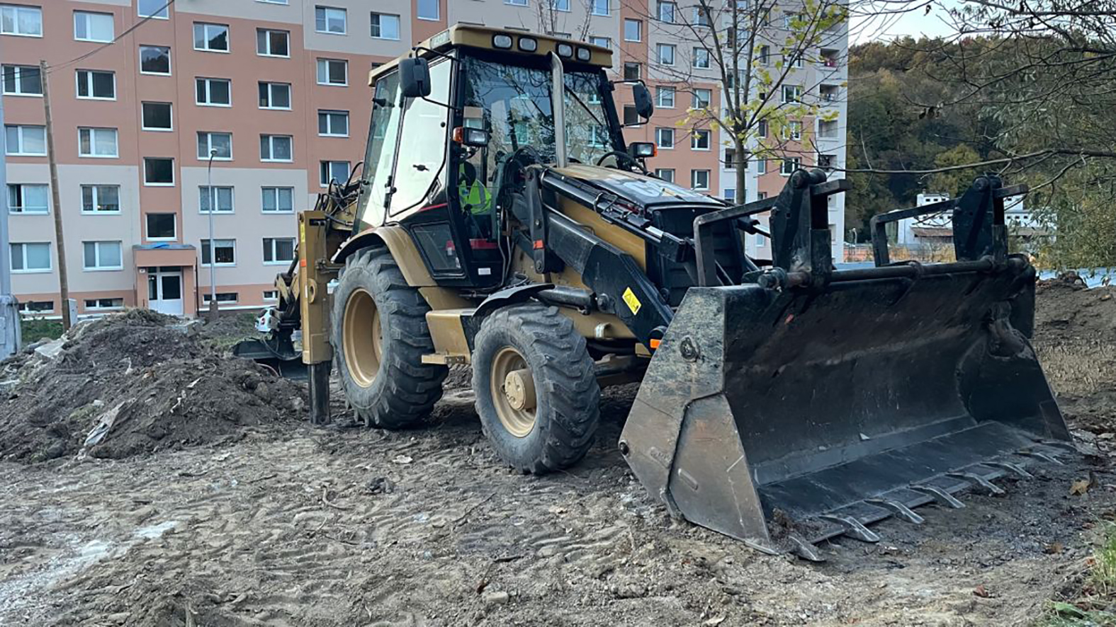 Handlová pokračuje v budovaní parkovacích plôch