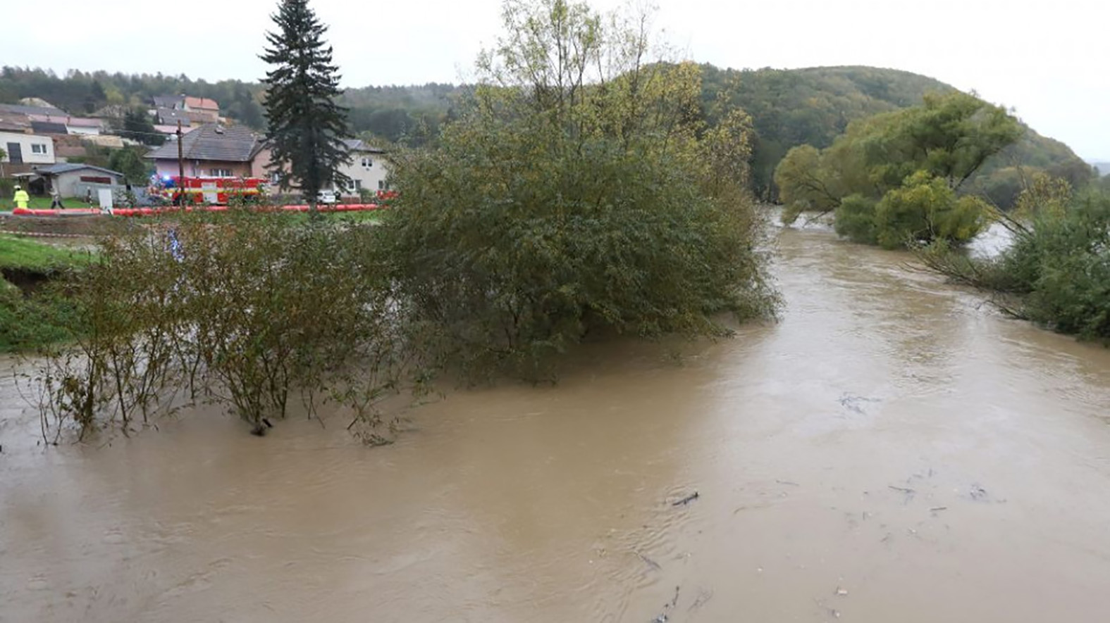 Stále nie je známe, kedy budú protipovodňové opatrenia na toku Hrona