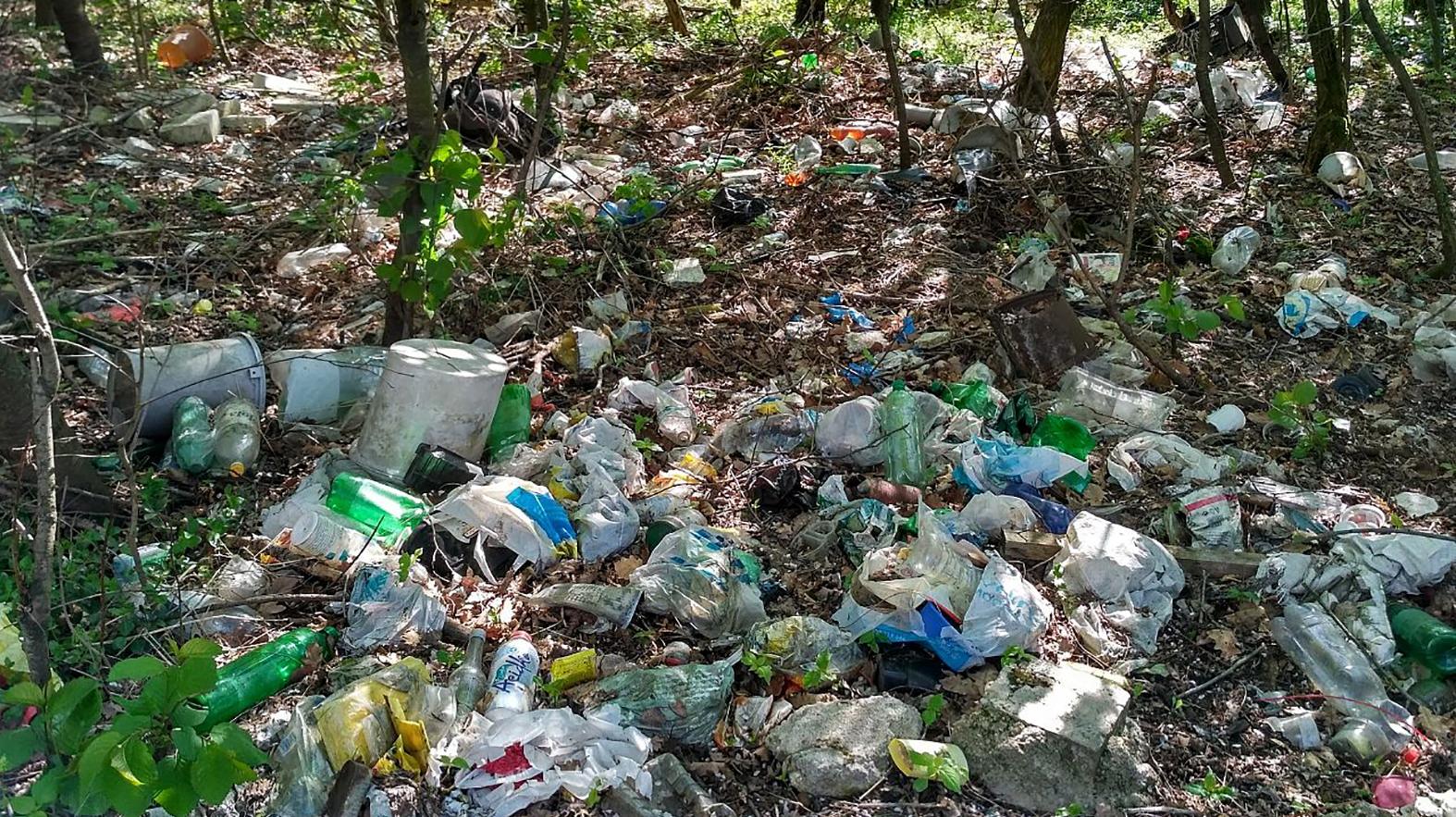 ZMOS navrhuje, aby nelegálne skládky odpadov odstraňovali nezamestnaní