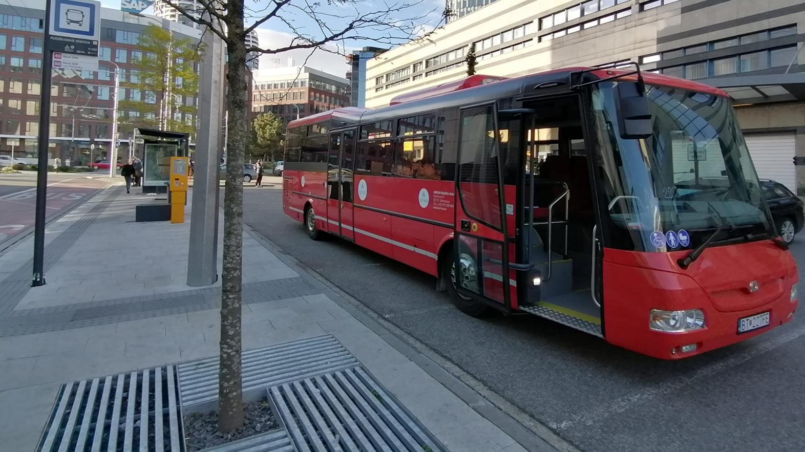 V prímestských autobusoch BSK sa od soboty 1. januára 2022 odveziete zadarmo