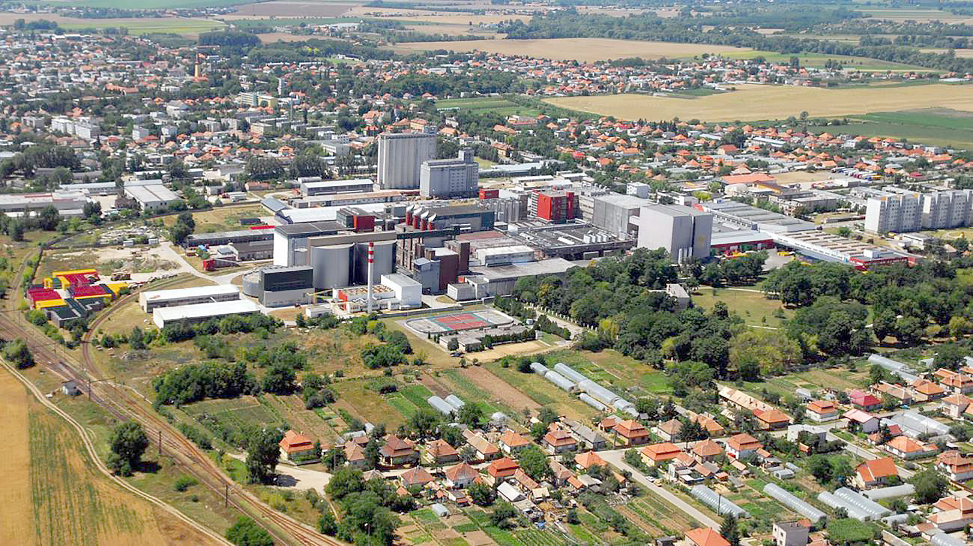 Mesto Hurbanovo pripravuje výstavbu zastrešenej športovej plochy