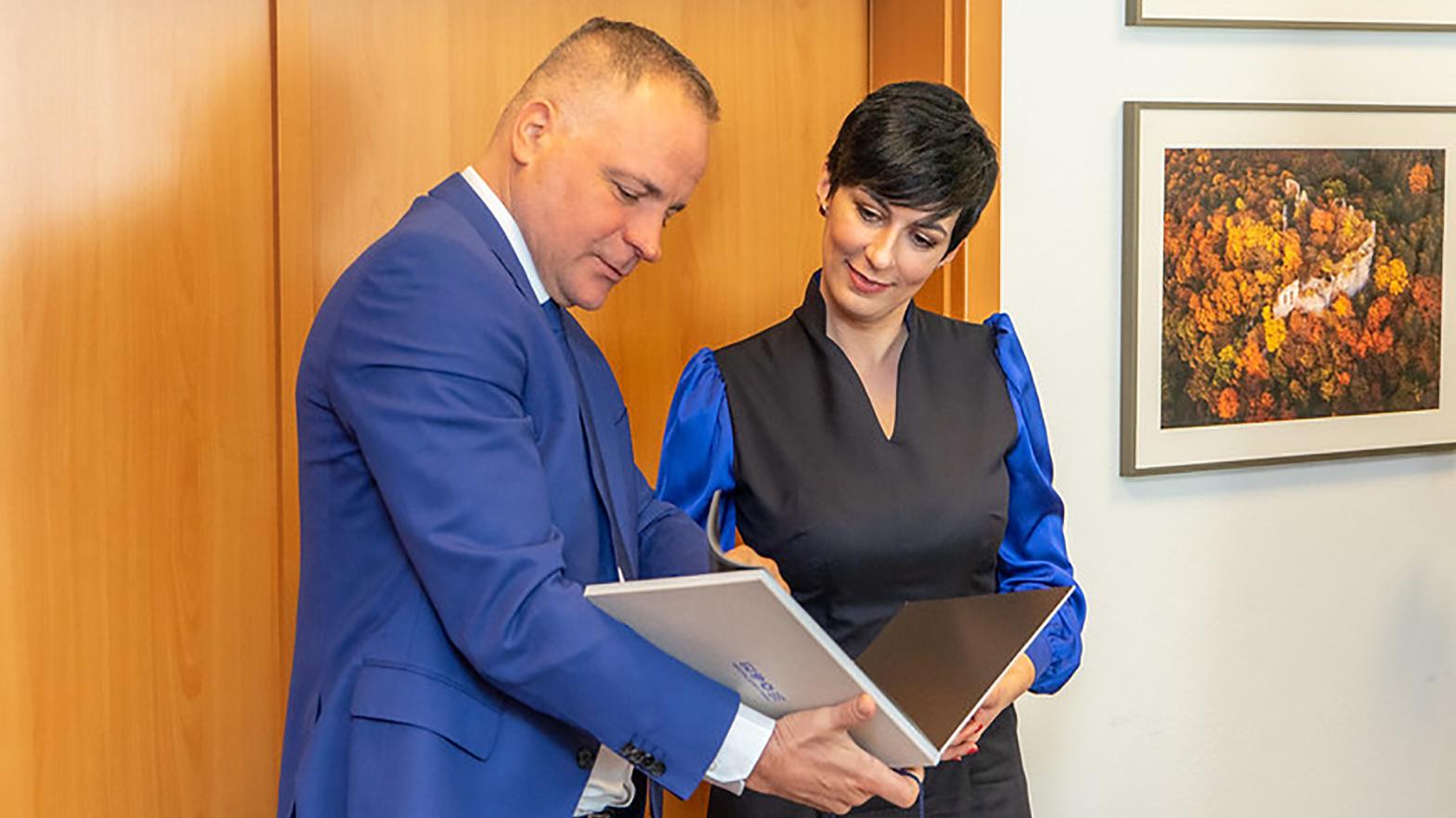 J. Droba prijal predsedníčku Poslaneckej snemovne Parlamentu ČR