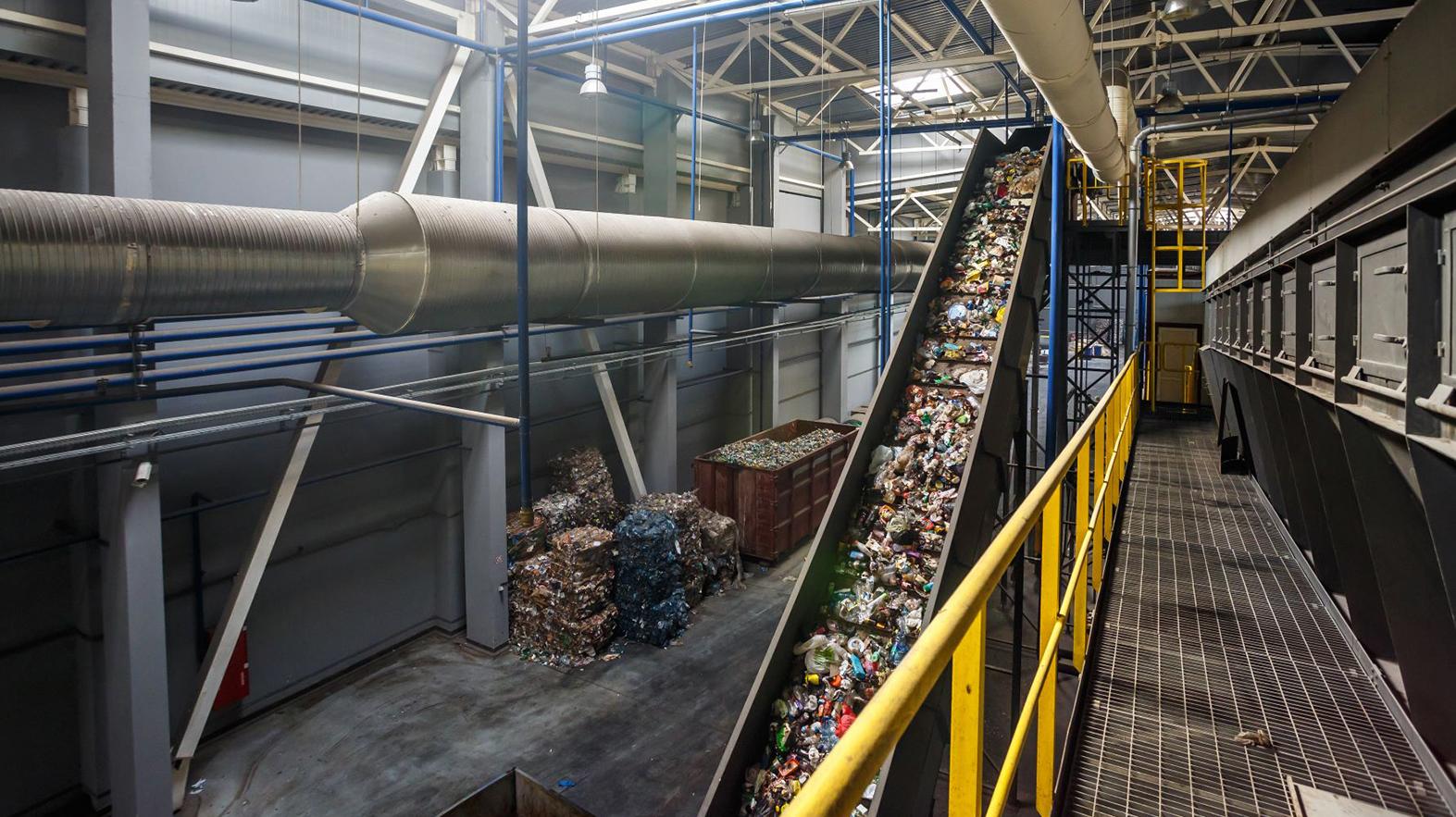 Dáni vyvinuli technológiu, schopnú rozpoznať väčšinu typov plastov