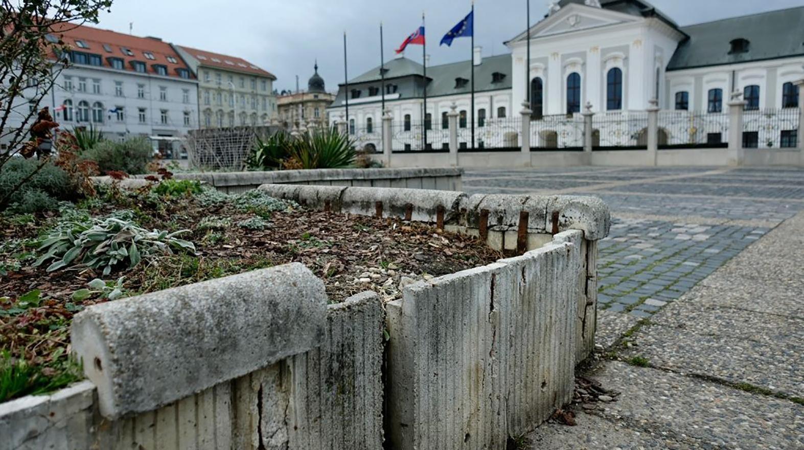 Stav Hodžovho námestia je podľa mesta neudržateľný