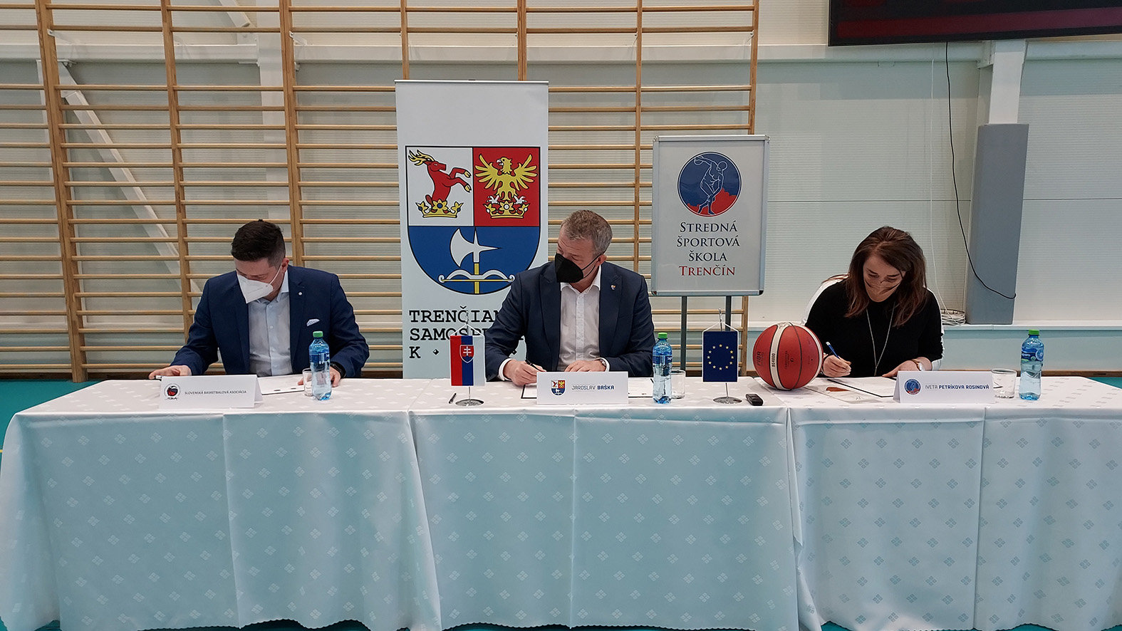 Špičkové podmienky pre rozvoj talentu budú mať a basketbalisti