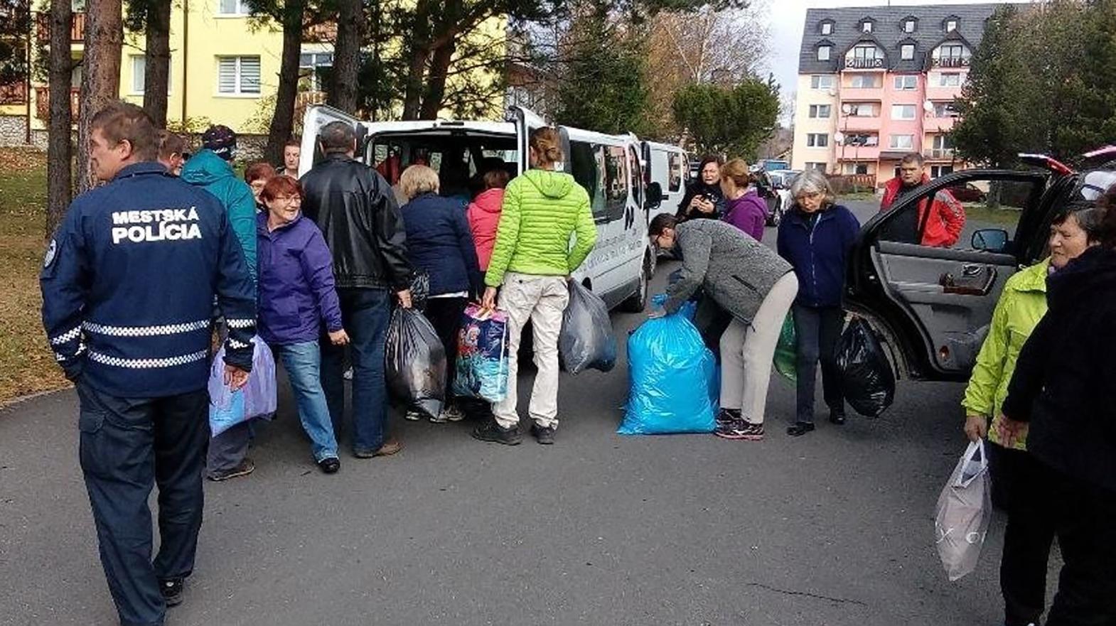 Mestskí policajti opäť zorganizovali zbierku nepotrebného šatstva