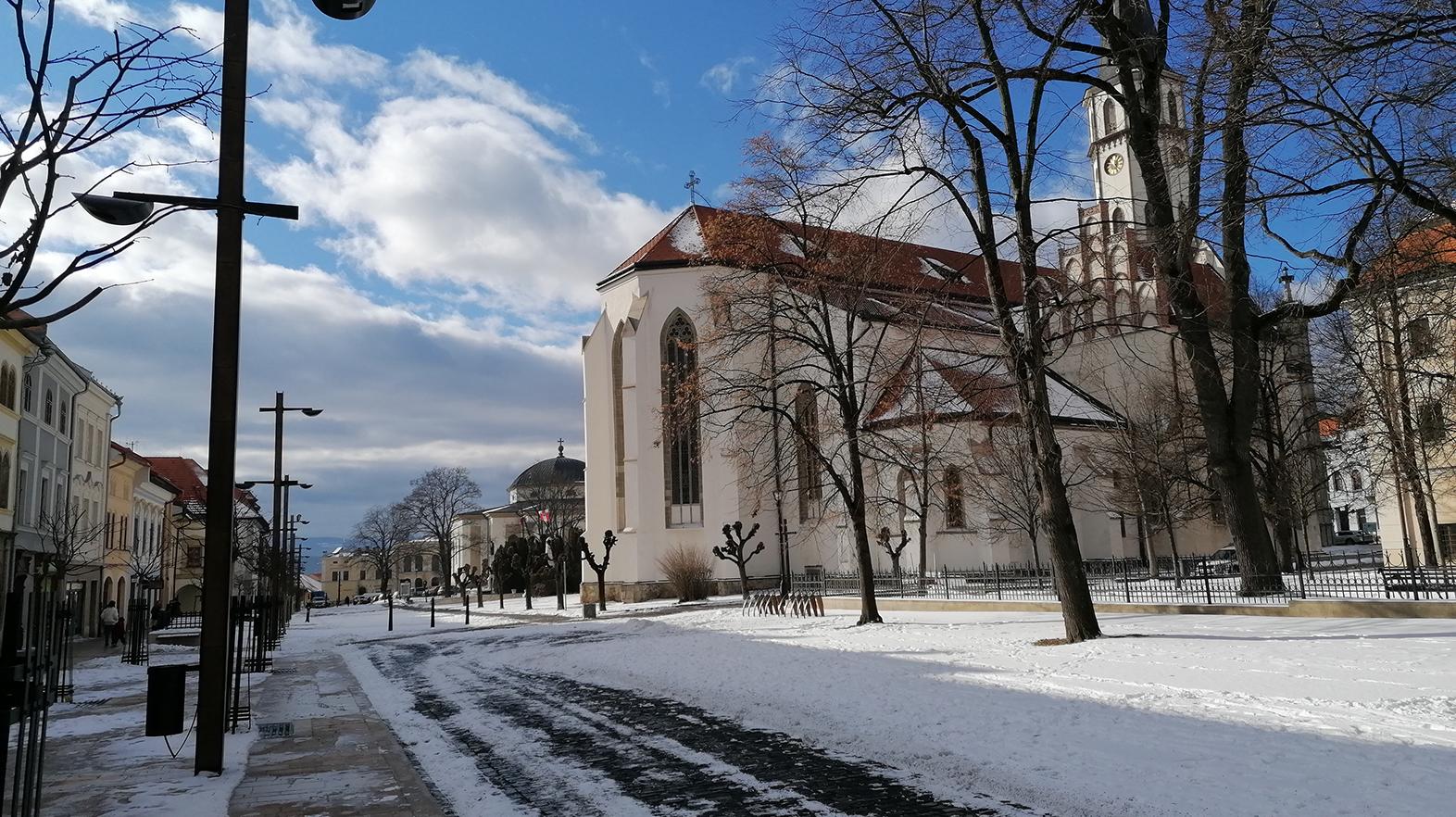 Ďalšiu časť Námestia Majstra Pavla zrekonštruovali, je z nej pešia zóna