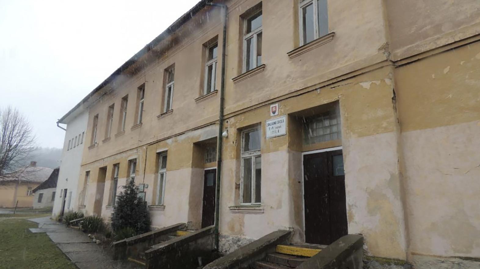 Obec Píla prestavuje bývalú školu na zariadenie sociálnych služieb