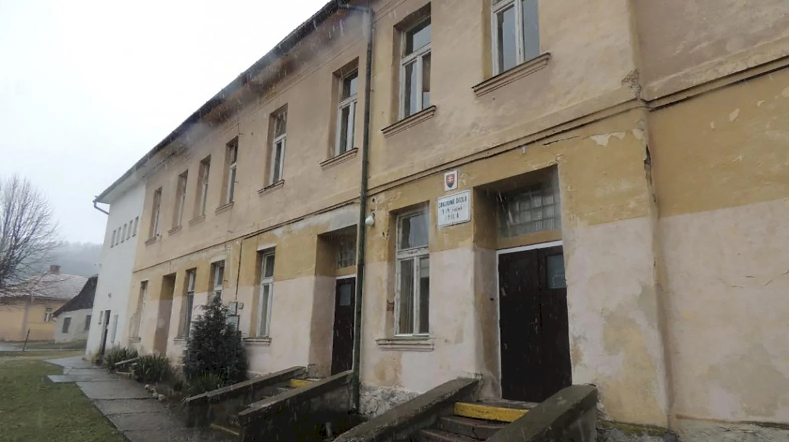 Obec Píla prestavuje bývalú školu na zariadenie sociálnych služieb