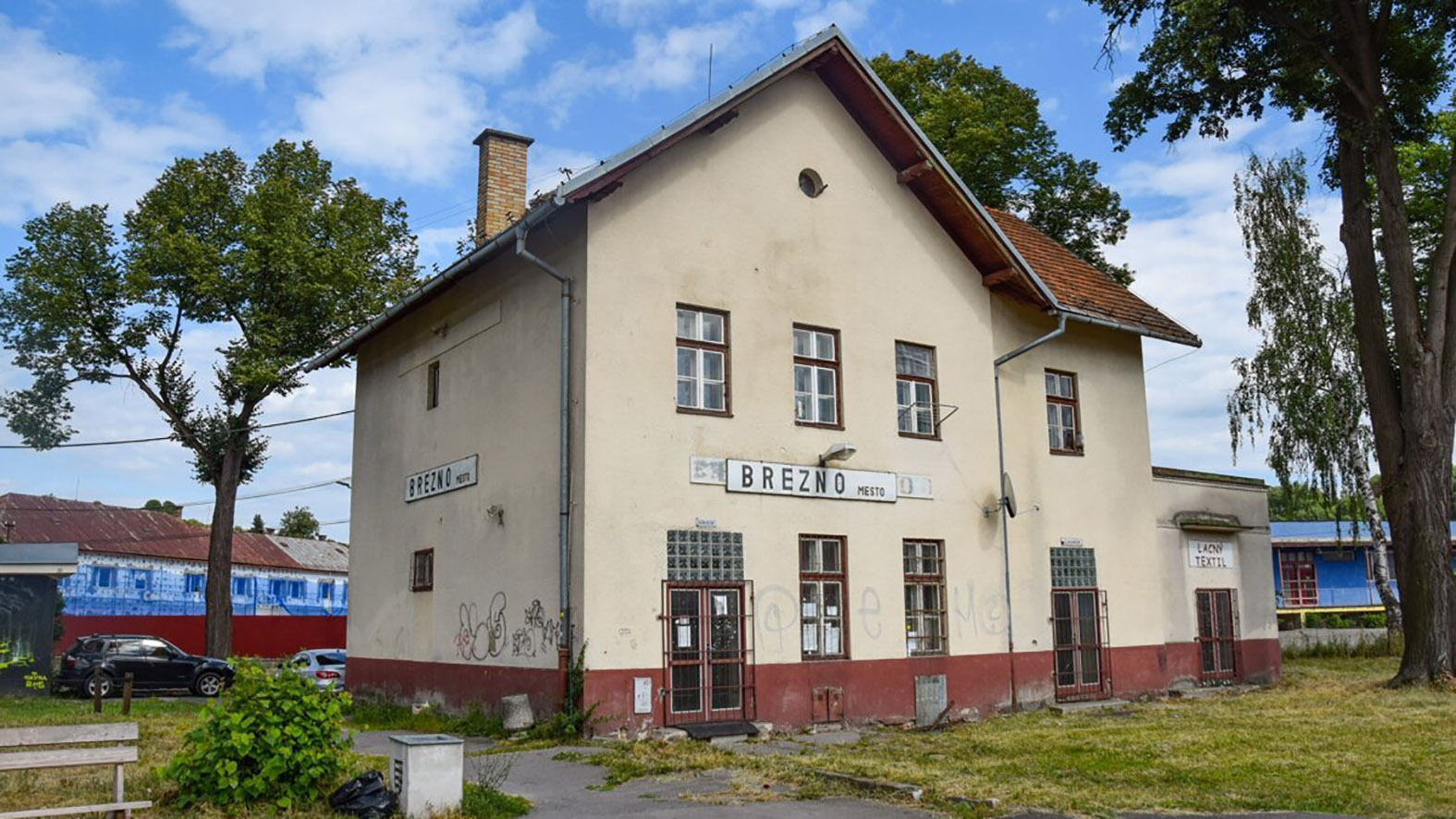 Brezno získalo dotáciu na obnovu malej železničnej stanice