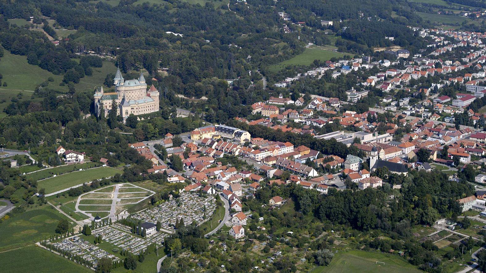 Mesto chce zrekonštruovať Lesnú ulicu, reaguje tak na apel obyvateľov
