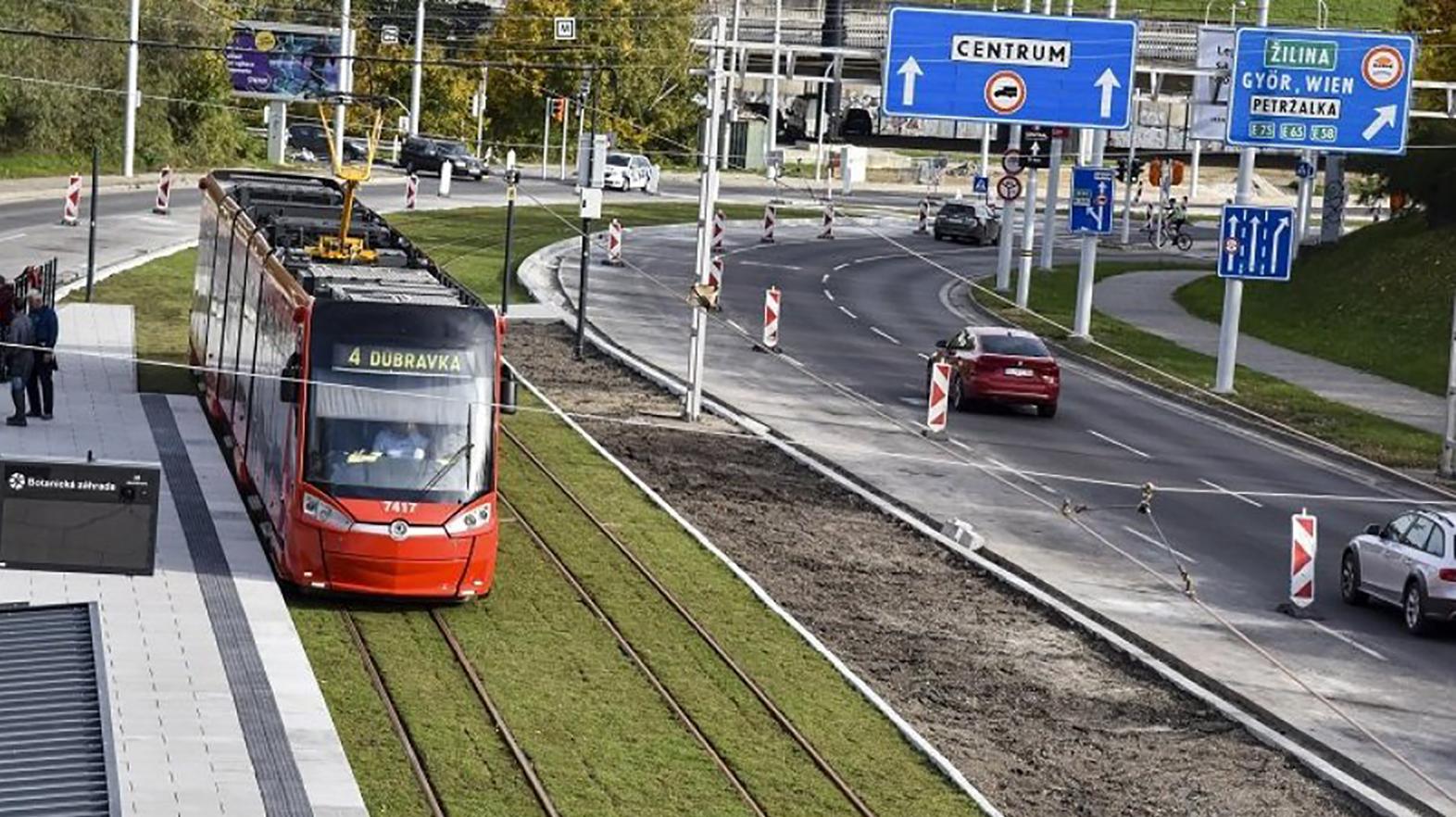 Bratislave hrozí, že bude musieť vykryť časť eurofondov na karloveskú radiálu