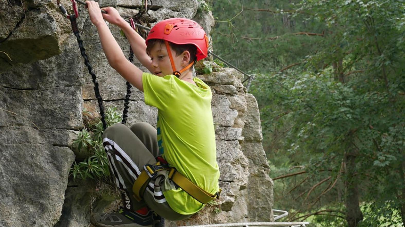 Nová Baňa má novú turisticko-športovú atrakciu – detskú ferratu