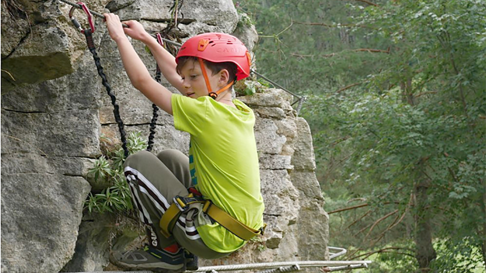 Mesto má novú turisticko-športovú atrakciu – detskú ferratu
