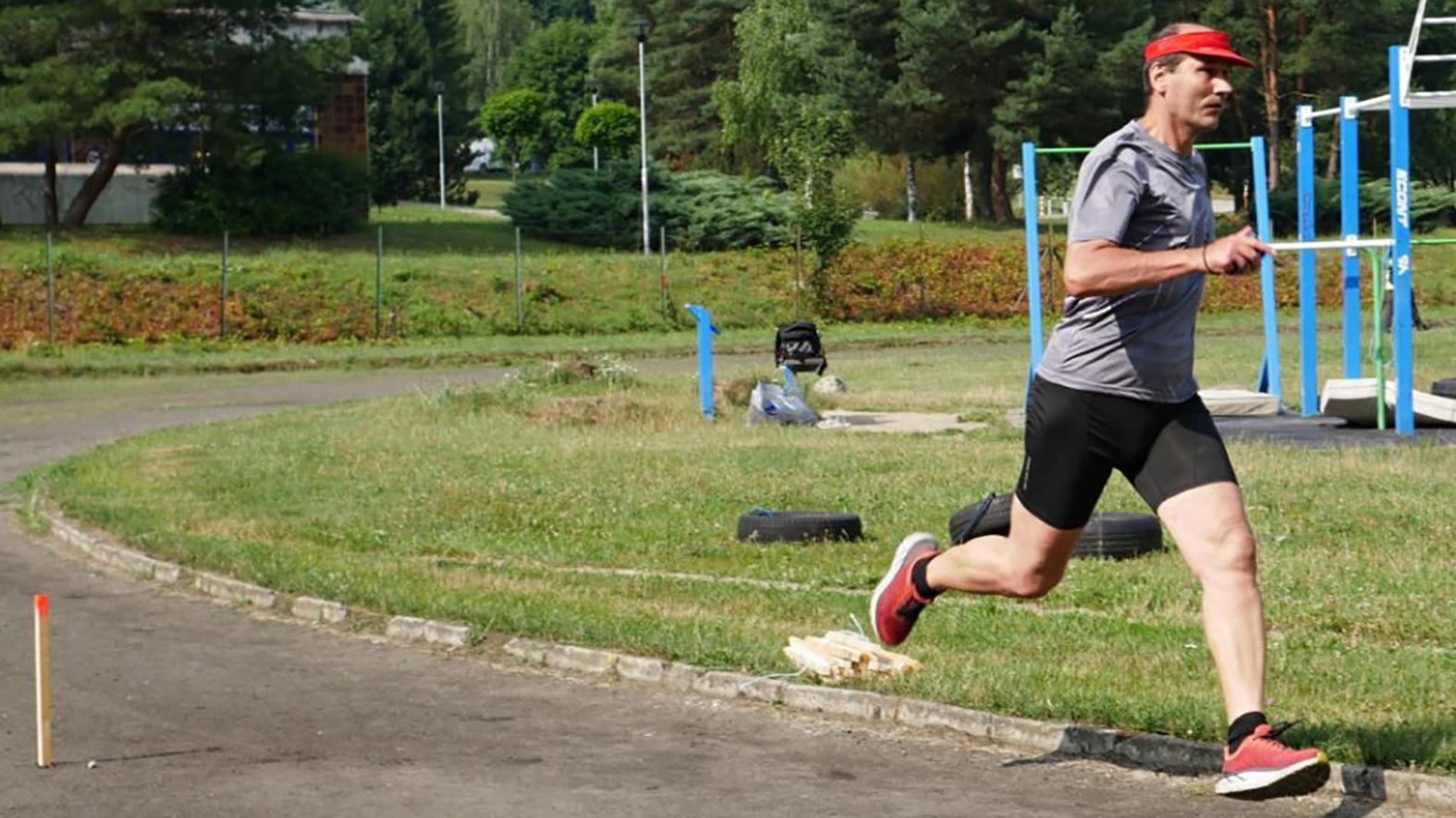 Mesto chce zrekonštruovať atletický ovál na Dubničke