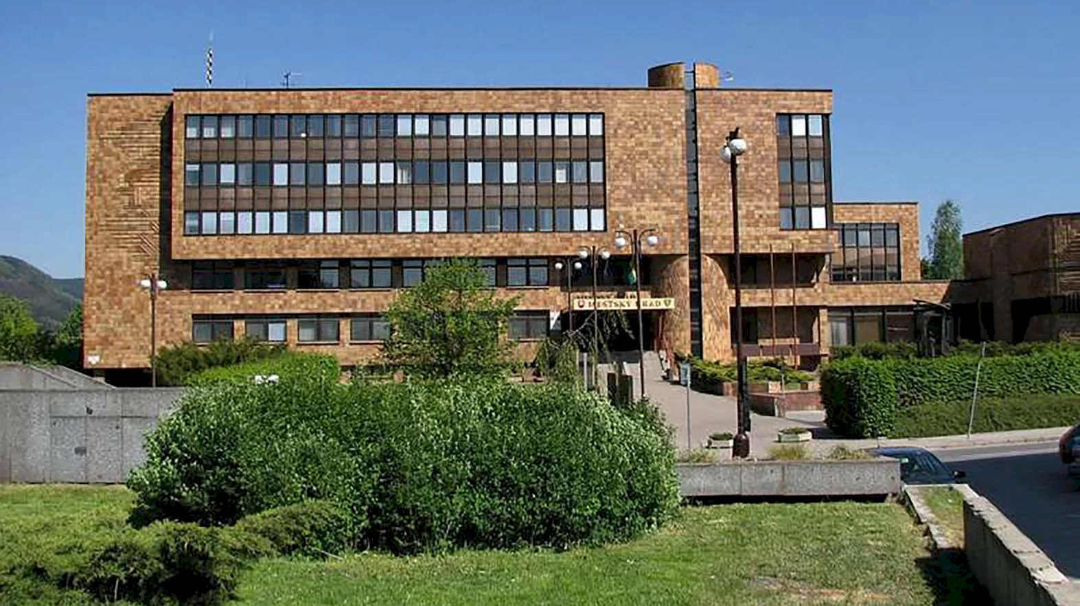 Zelenú plochu pred mestským úradom v Žiline zrevitalizujú