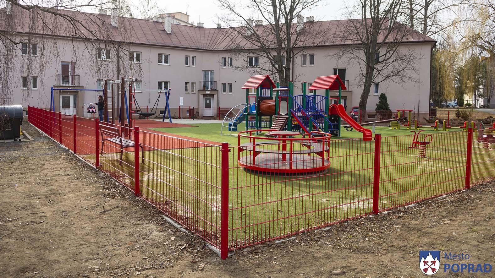 V Poprade pribudli nové detské a viacúčelové ihriská