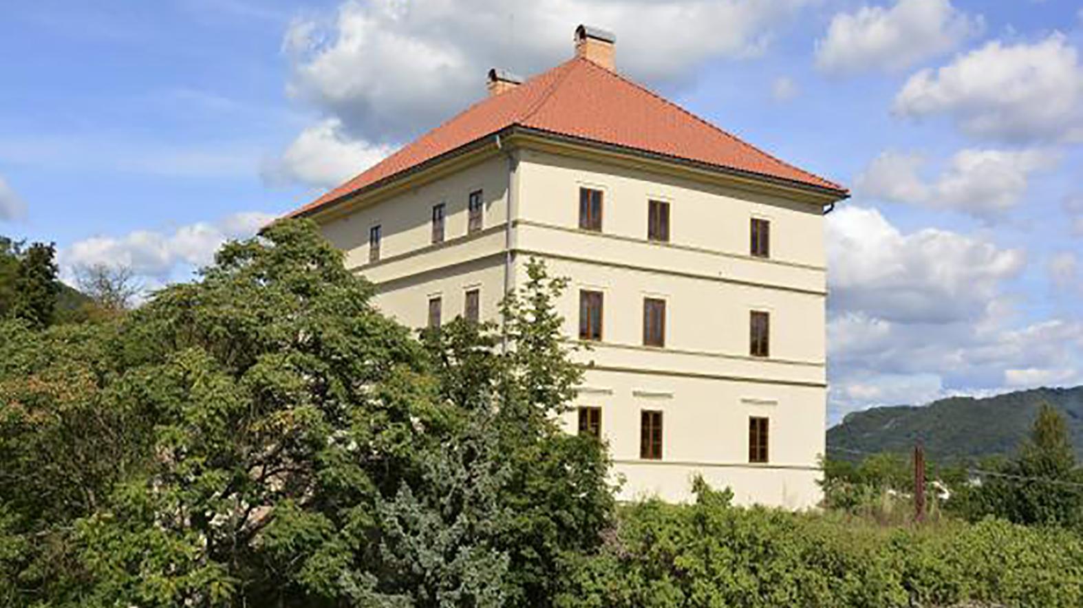 Obnova kaštieľa vrcholí, nedávno tam pribudli nové schodiská